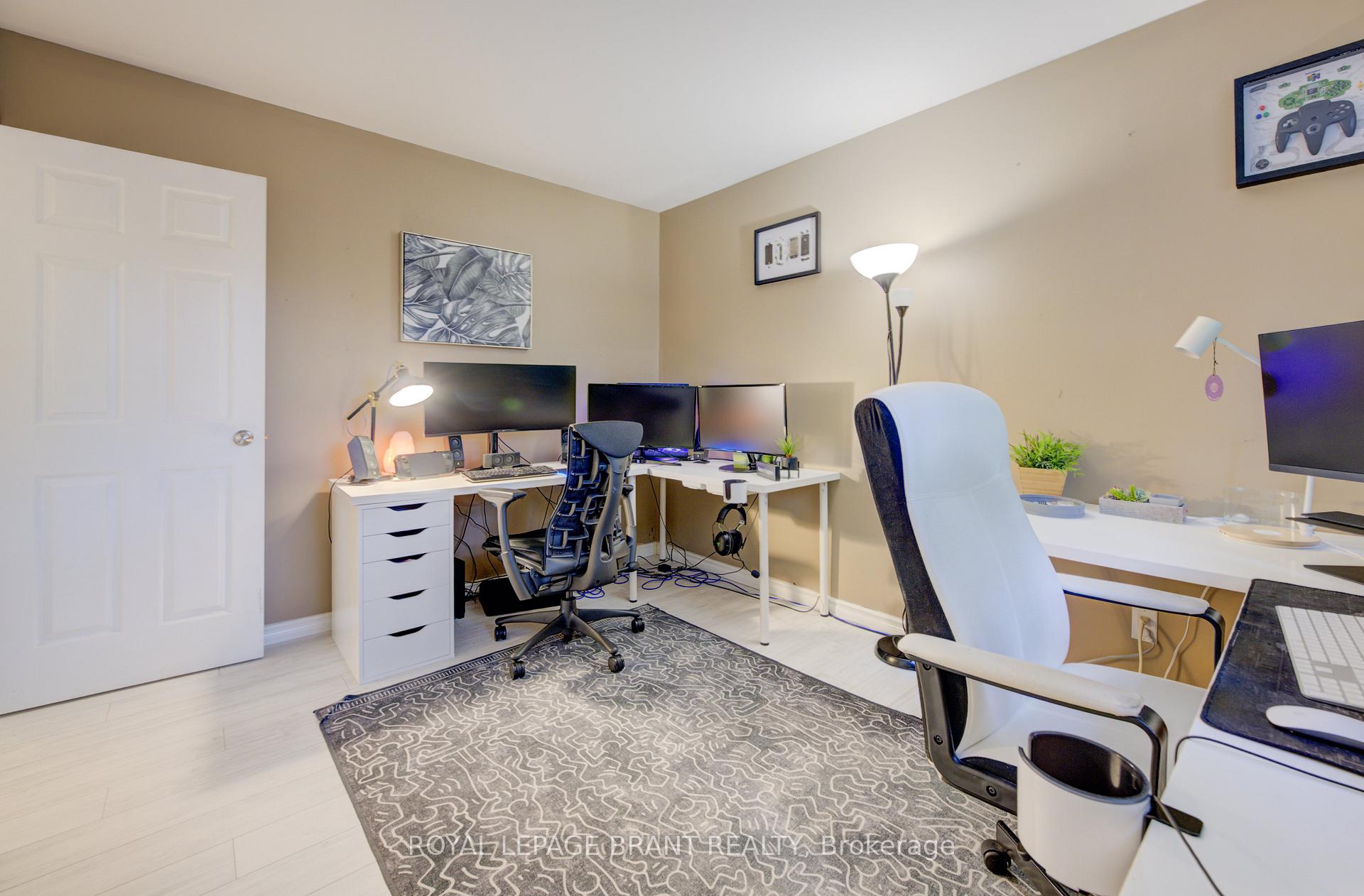 Photo 12 of 192 Silver Aspen Crescent, Kitchener, Forest Heights — HOMEH