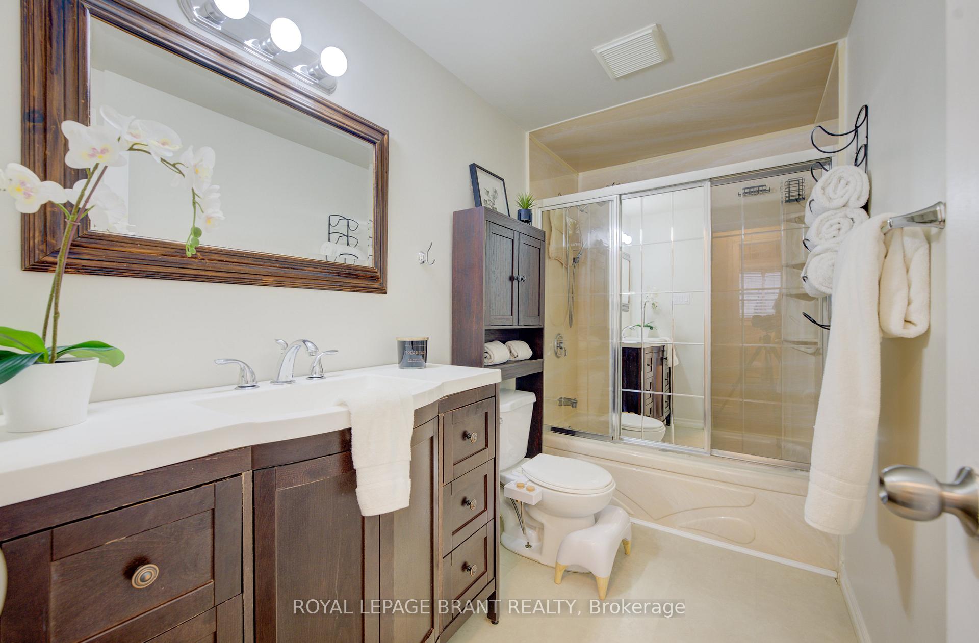 Photo 14 of 192 Silver Aspen Crescent, Kitchener, Forest Heights — HOMEH