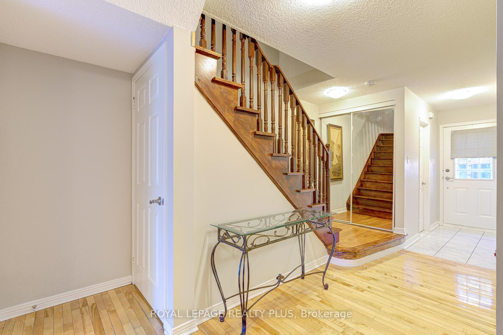 Photo 5 of 767 Playter Crescent, Newmarket, Armitage — HOMEH