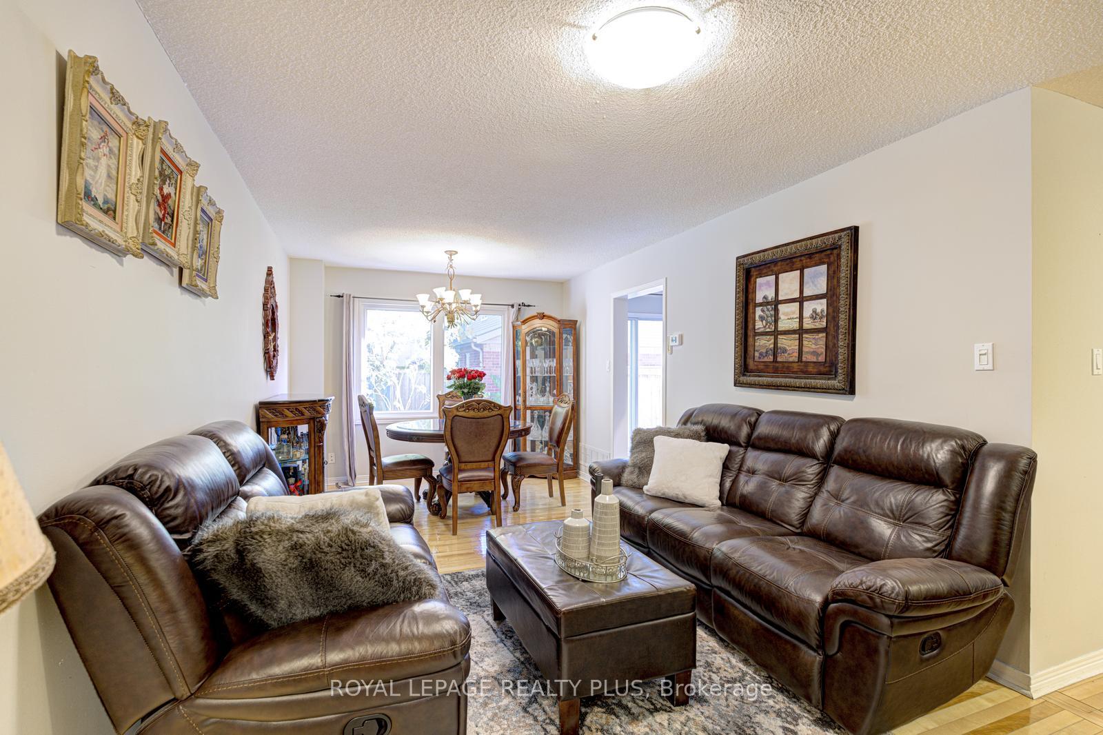 Photo 6 of 767 Playter Crescent, Newmarket, Armitage — HOMEH