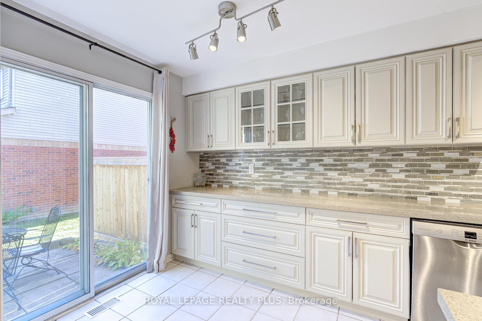 Photo 12 of 767 Playter Crescent, Newmarket, Armitage — HOMEH