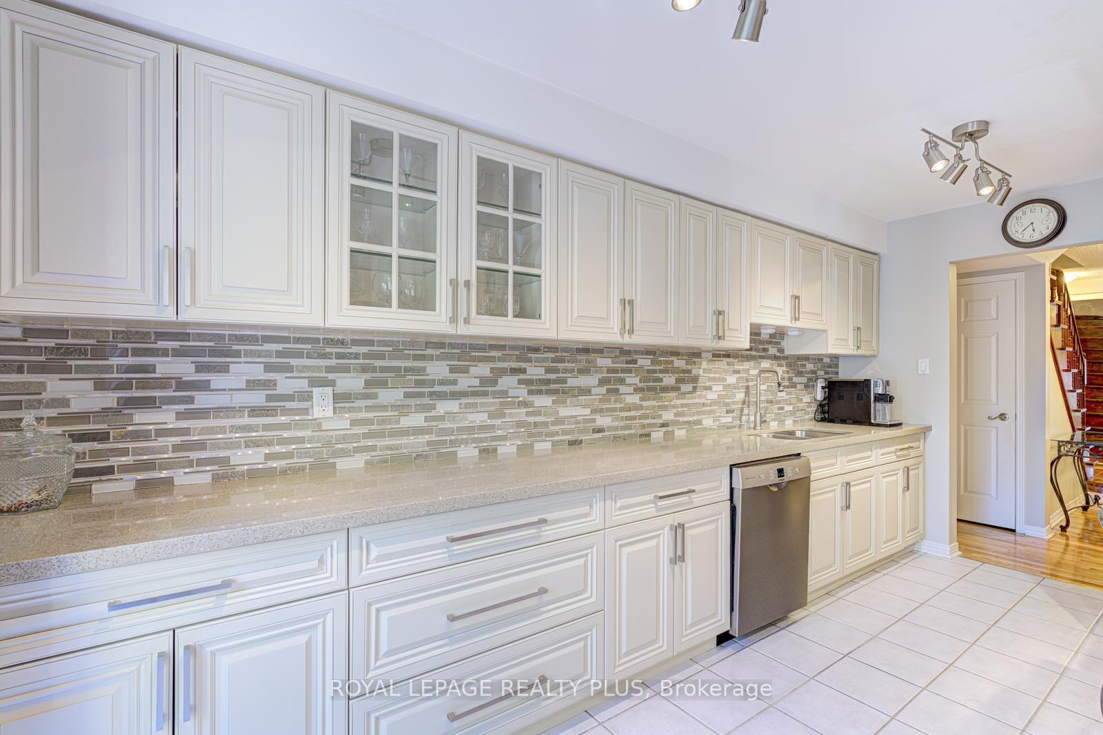 Photo 13 of 767 Playter Crescent, Newmarket, Armitage — HOMEH