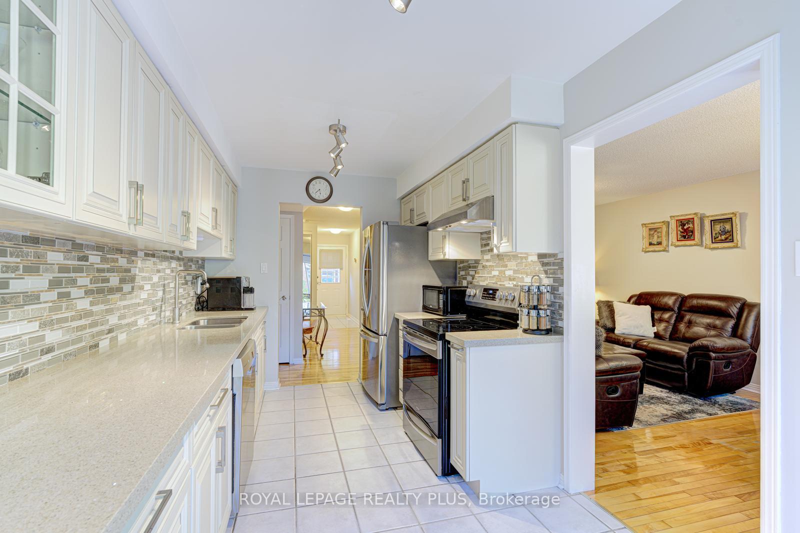 Photo 14 of 767 Playter Crescent, Newmarket, Armitage — HOMEH