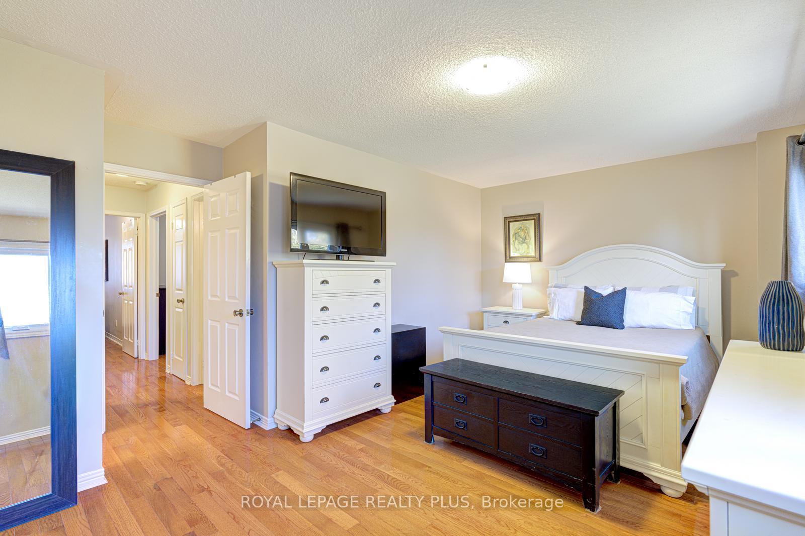 Photo 17 of 767 Playter Crescent, Newmarket, Armitage — HOMEH