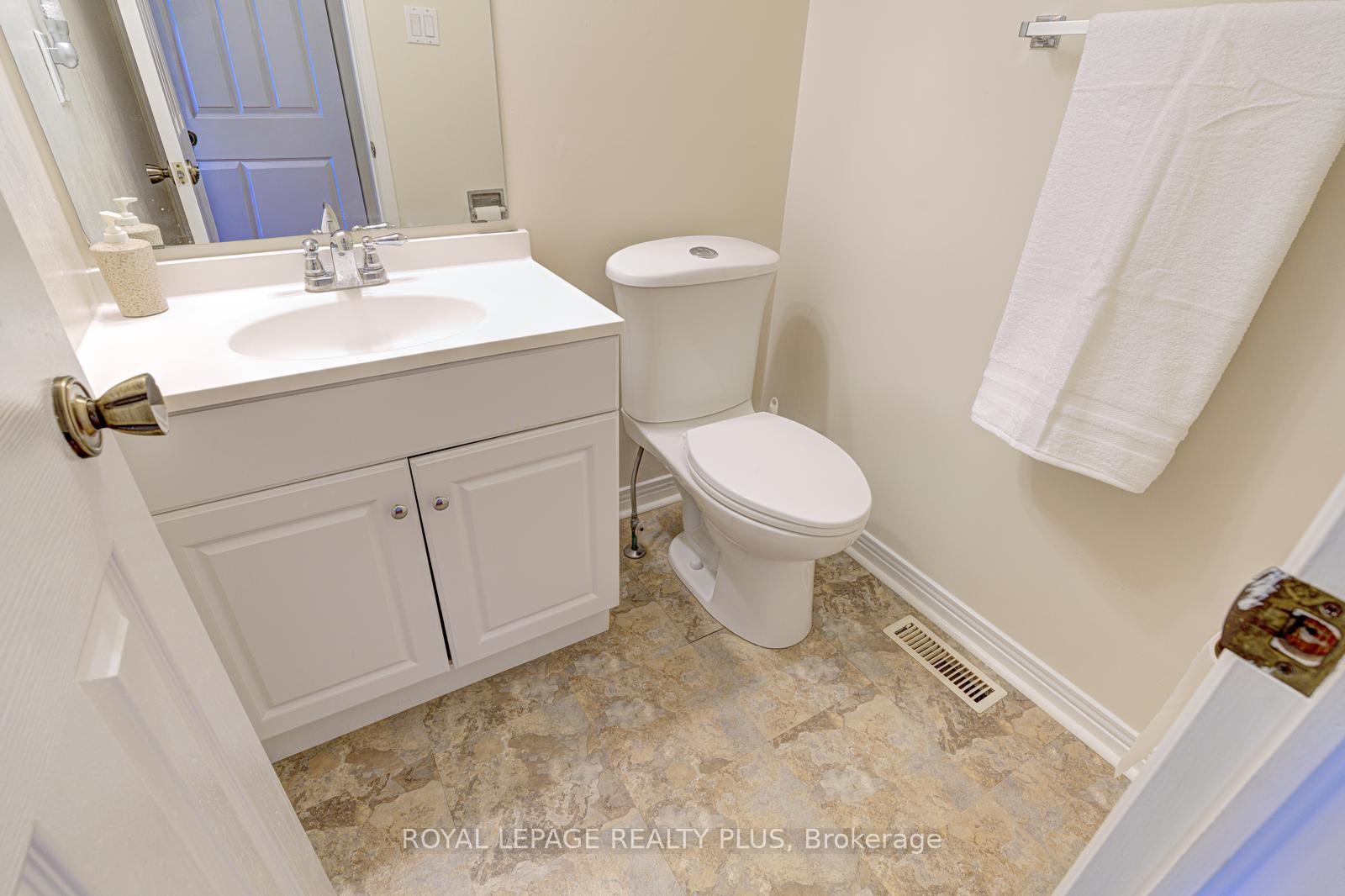 Photo 20 of 767 Playter Crescent, Newmarket, Armitage — HOMEH