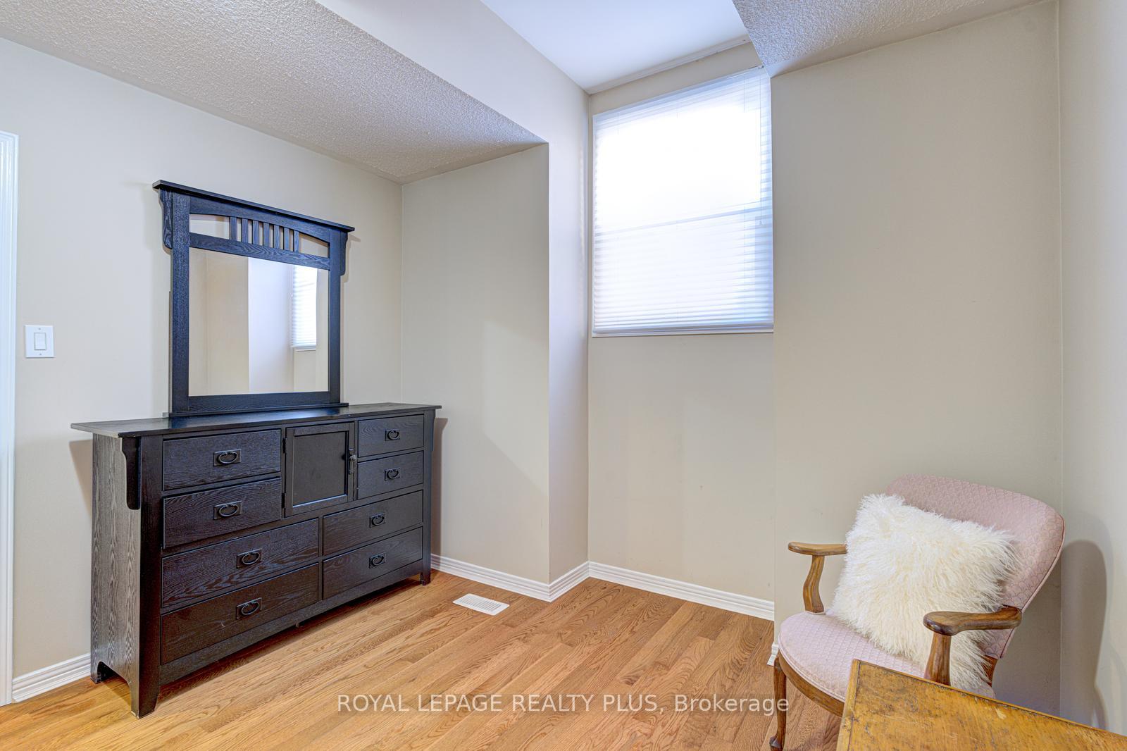 Photo 22 of 767 Playter Crescent, Newmarket, Armitage — HOMEH
