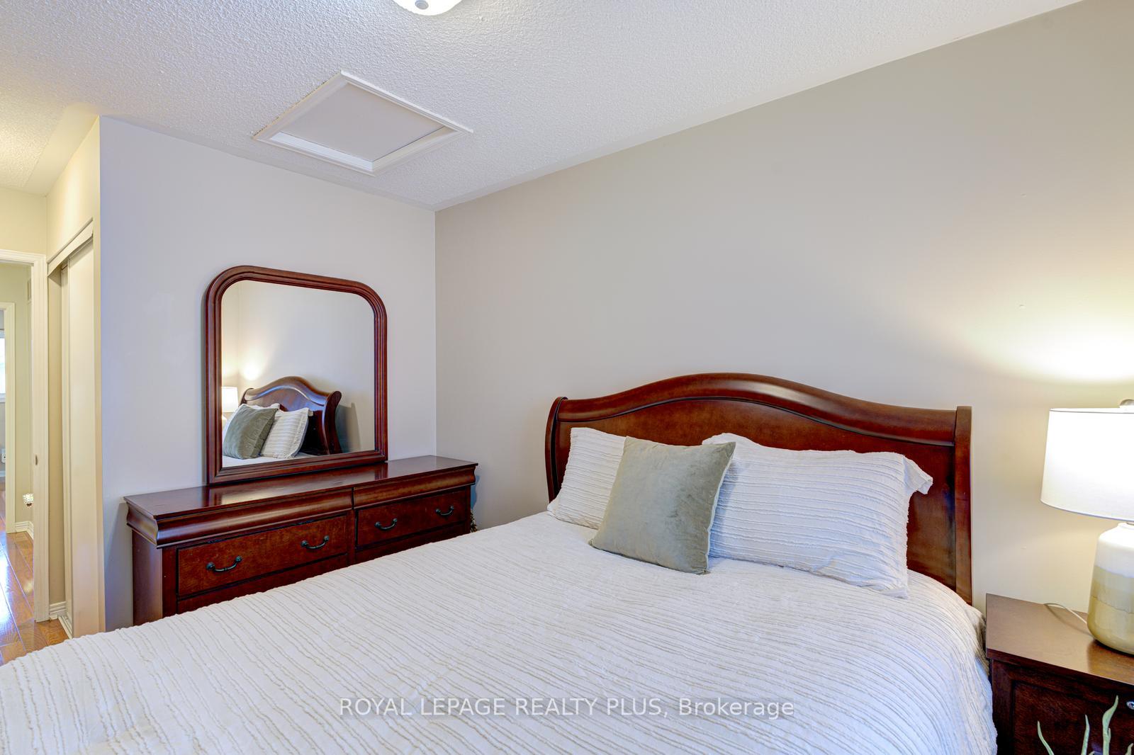 Photo 24 of 767 Playter Crescent, Newmarket, Armitage — HOMEH