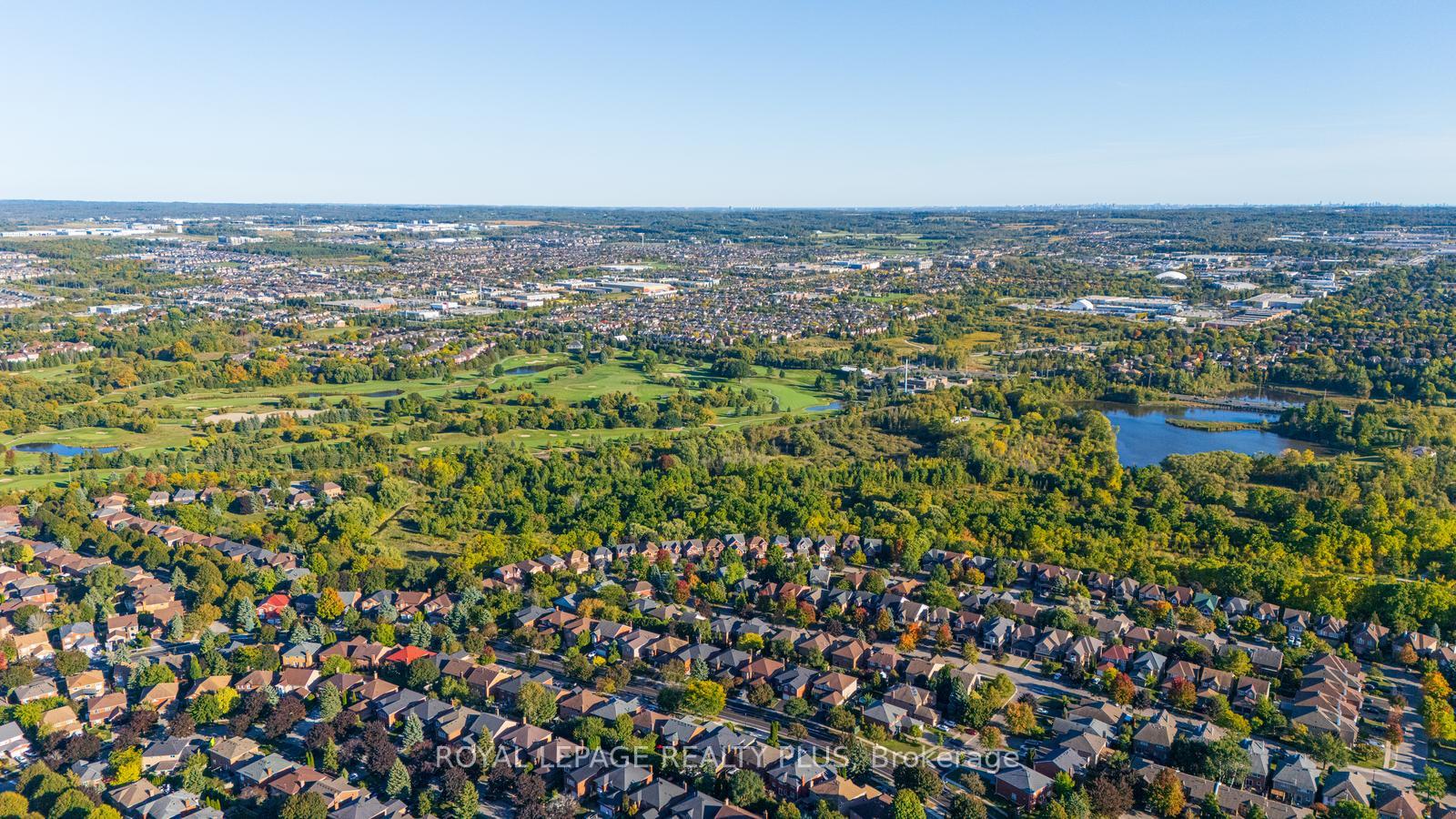 Photo 37 of 767 Playter Crescent, Newmarket, Armitage — HOMEH