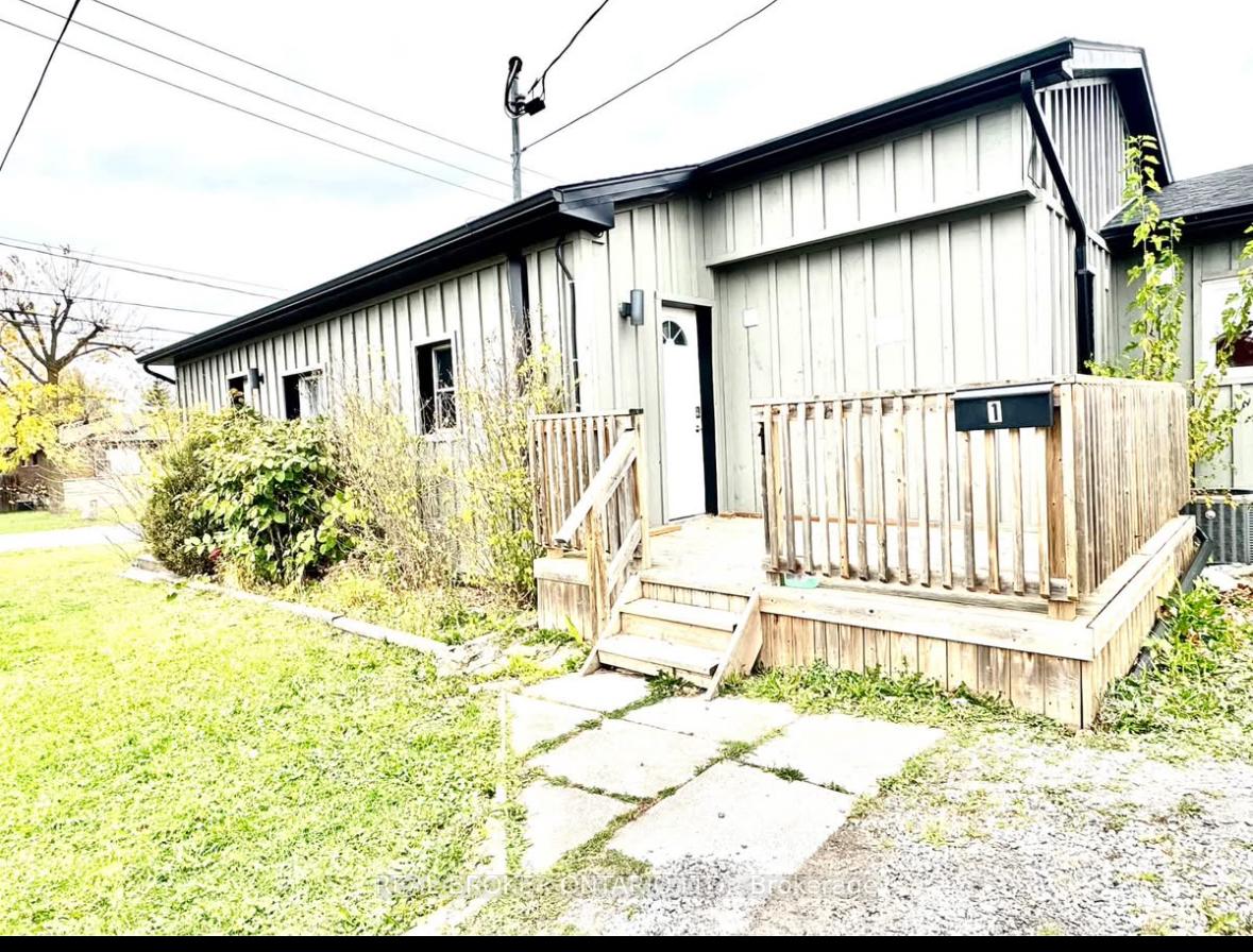 Photo 2 of 1 Bloomfield Avenue, St. Catharines, Secord Woods — HOMEH