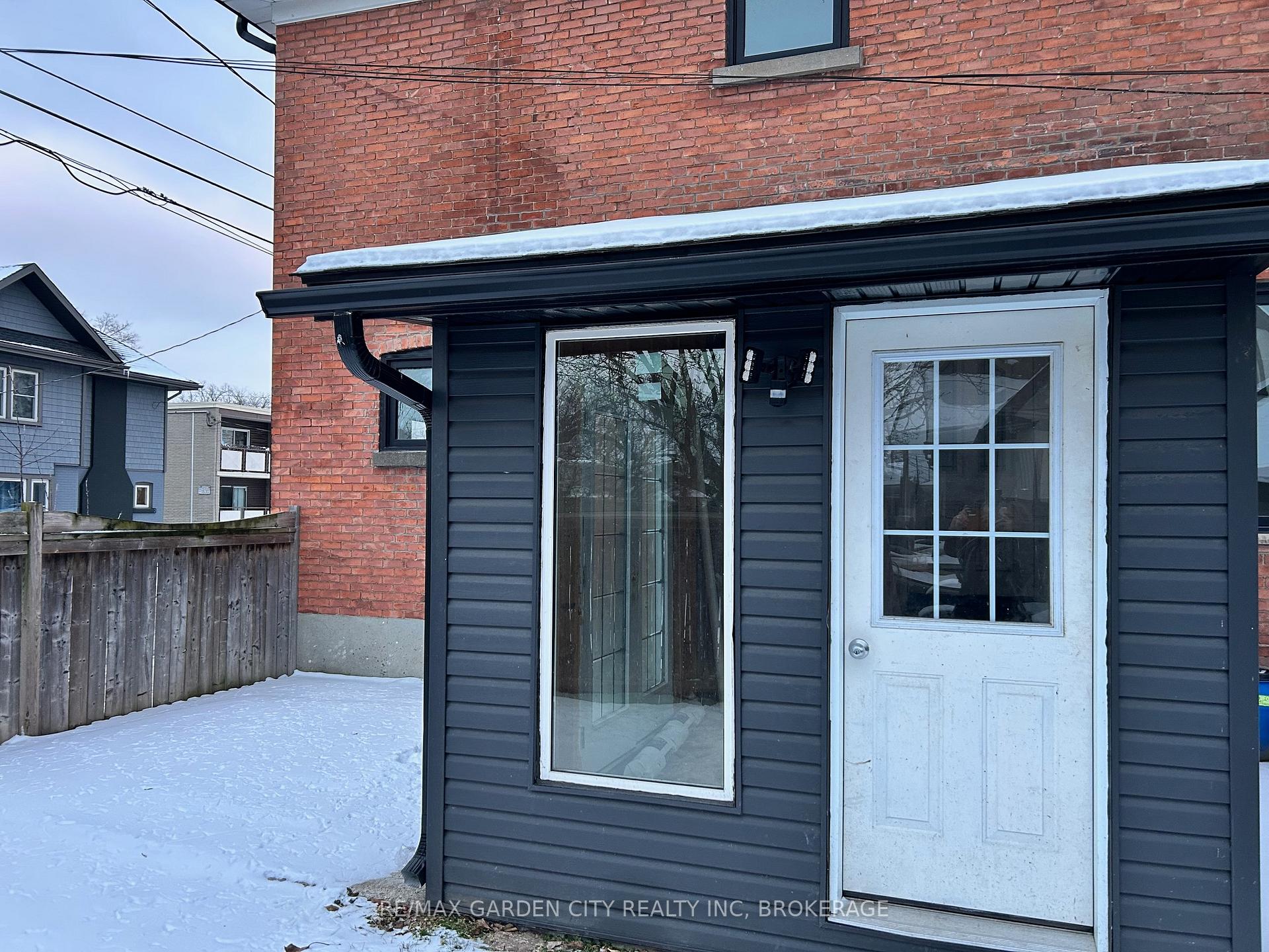 Photo 1 of Unit 3, 323 Queenston Street, St. Catharines, E. Chester — HOMEH
