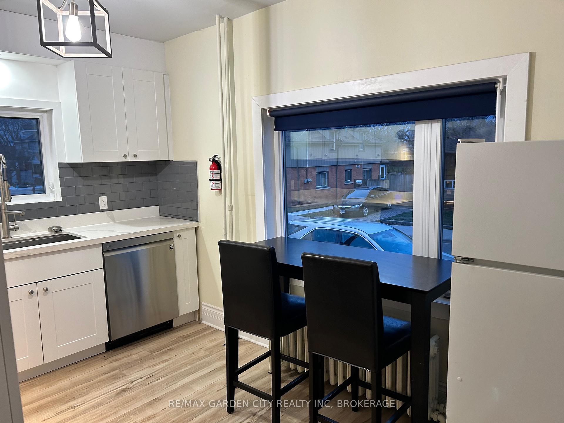 Photo 9 of Unit 3, 323 Queenston Street, St. Catharines, E. Chester — HOMEH