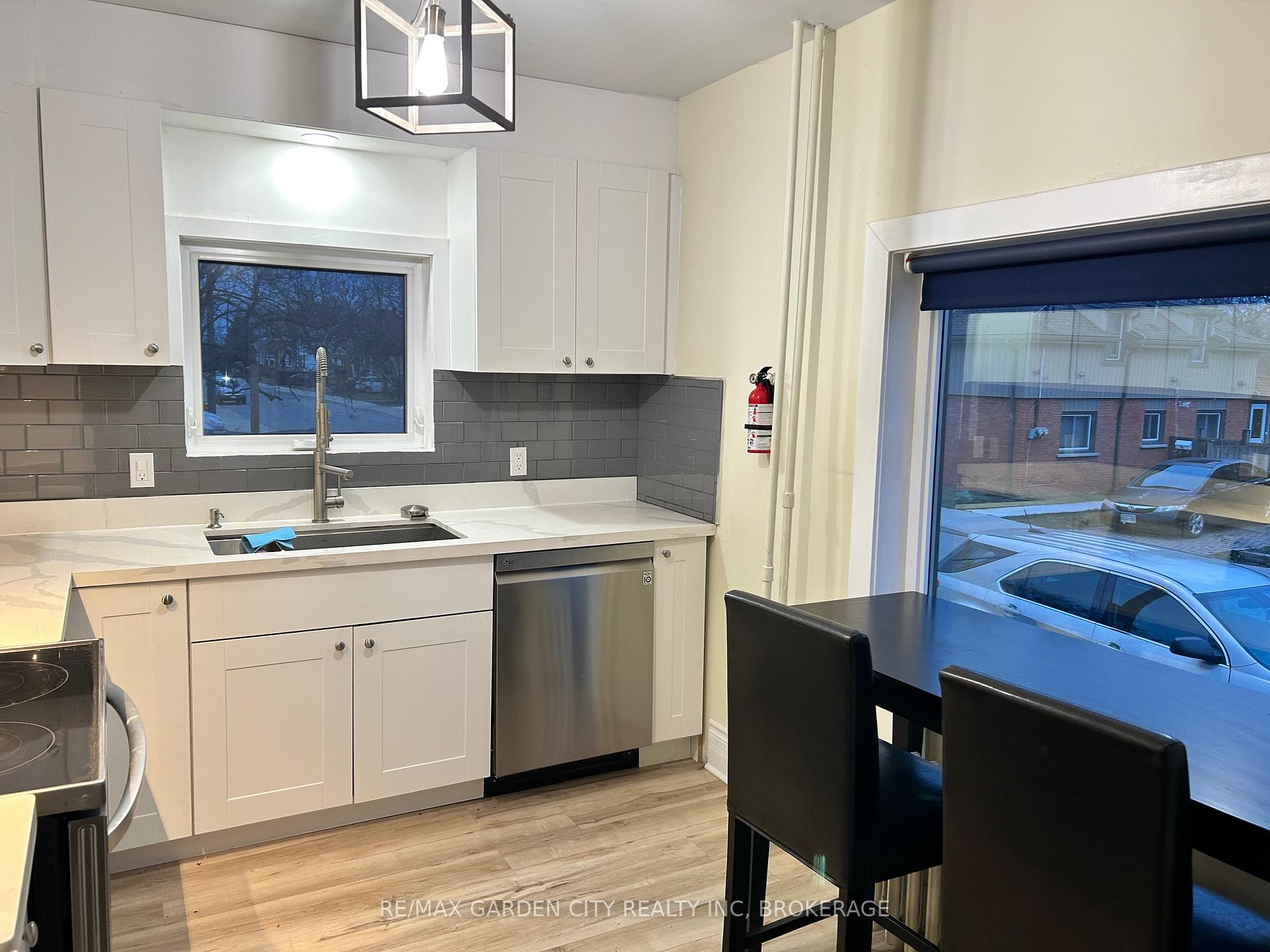 Photo 10 of Unit 3, 323 Queenston Street, St. Catharines, E. Chester — HOMEH