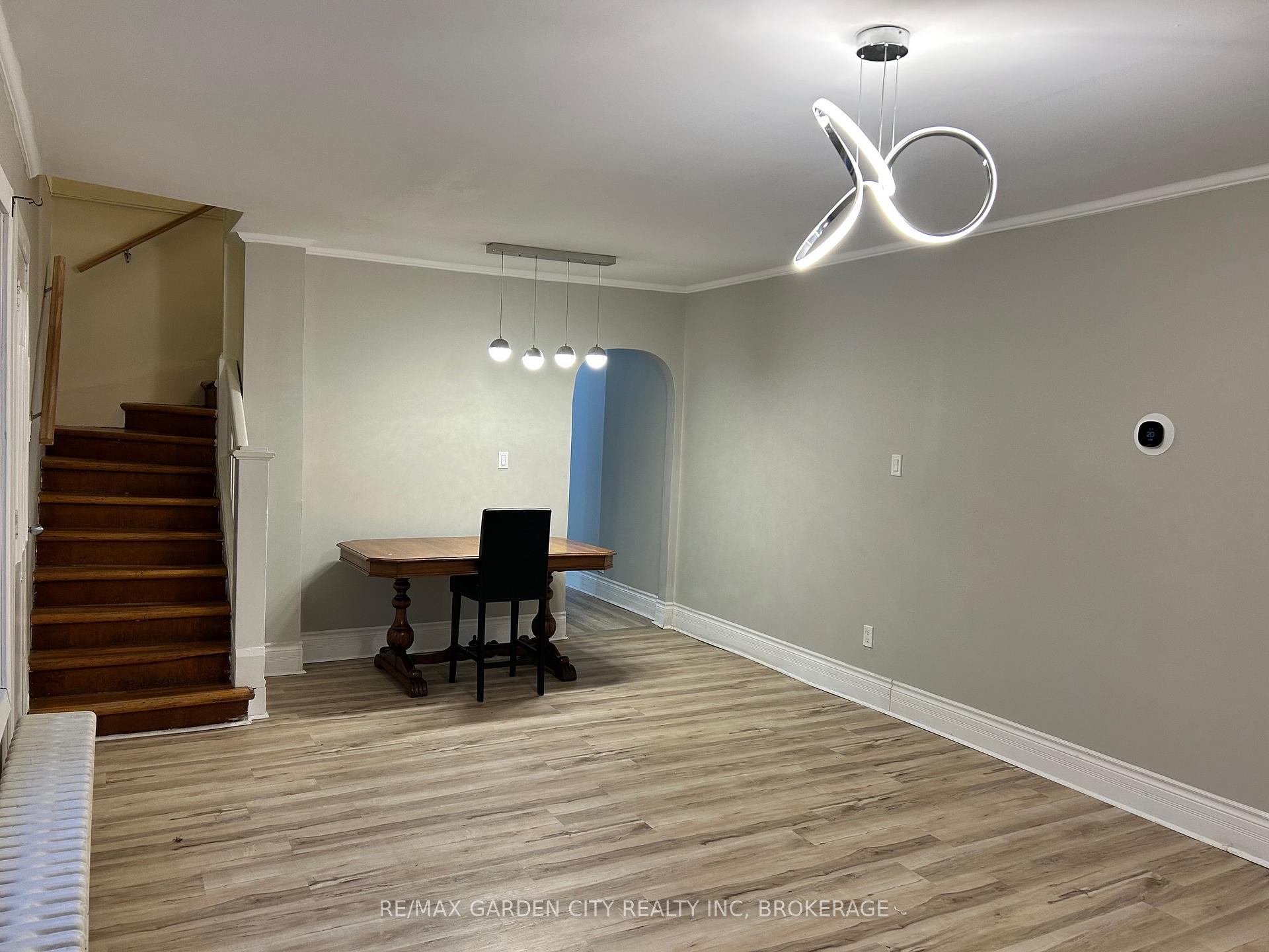 Photo 11 of Unit 3, 323 Queenston Street, St. Catharines, E. Chester — HOMEH