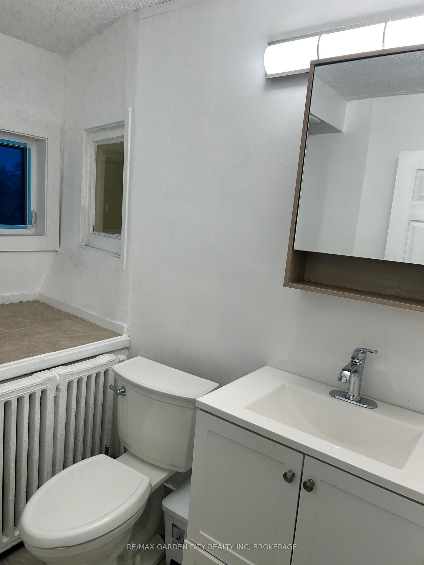 Photo 18 of Unit 3, 323 Queenston Street, St. Catharines, E. Chester — HOMEH