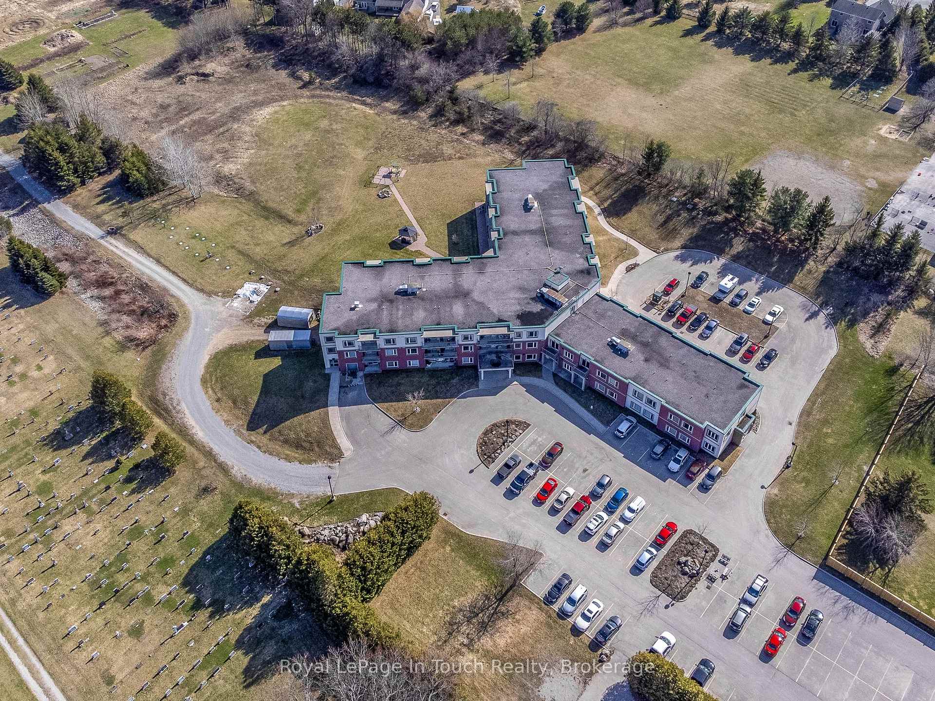 Photo 29 of Unit 104, 333 Lafontaine Road W, Tiny, Rural Tiny — HOMEH