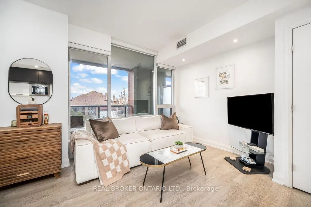 Photo 11 of Unit 237, 4800 Highway 7, Vaughan, East Woodbridge — HOMEH