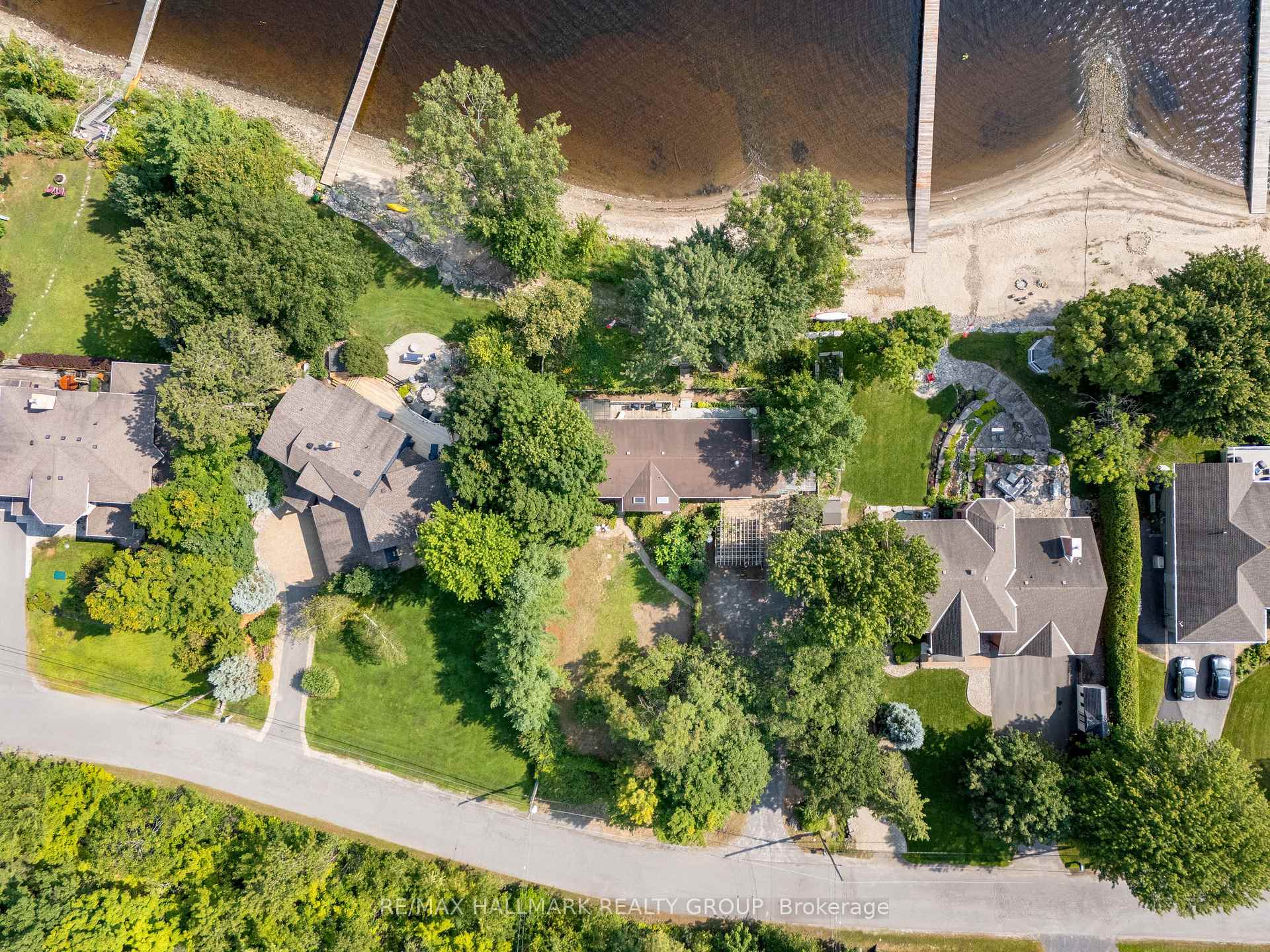 Photo 2 of 2860 Barlow Crescent, Ottawa, Dunrobin Shores — HOMEH