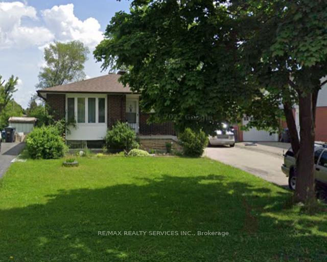 Front of 27 Evesham Crescent