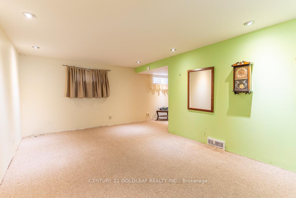 Photo 15 of 1497 Edgecliffe Avenue, Ottawa, Carlington — HOMEH
