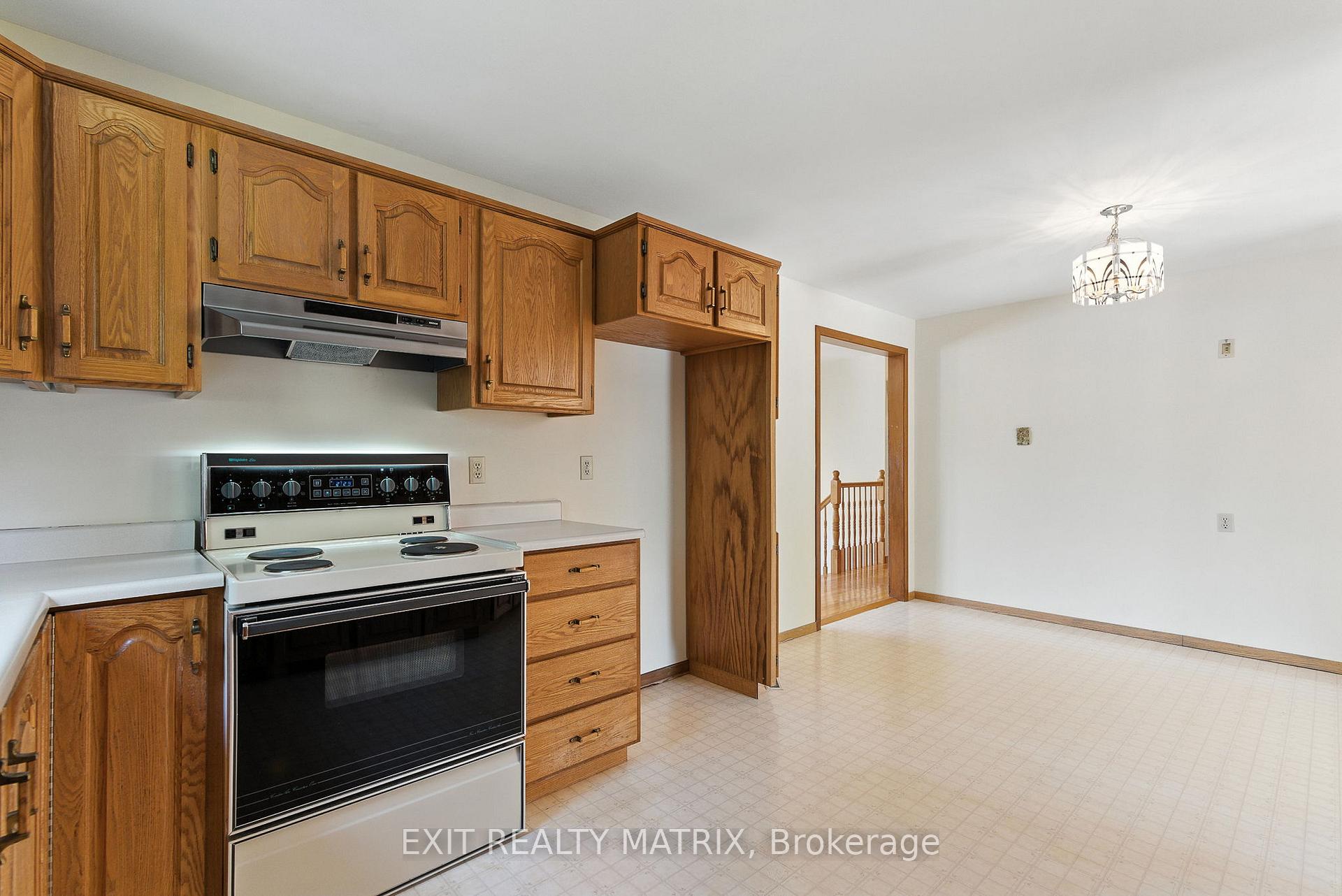 Photo 12 of 26 Farmers Avenue, Champlain, Vankleek Hill — HOMEH