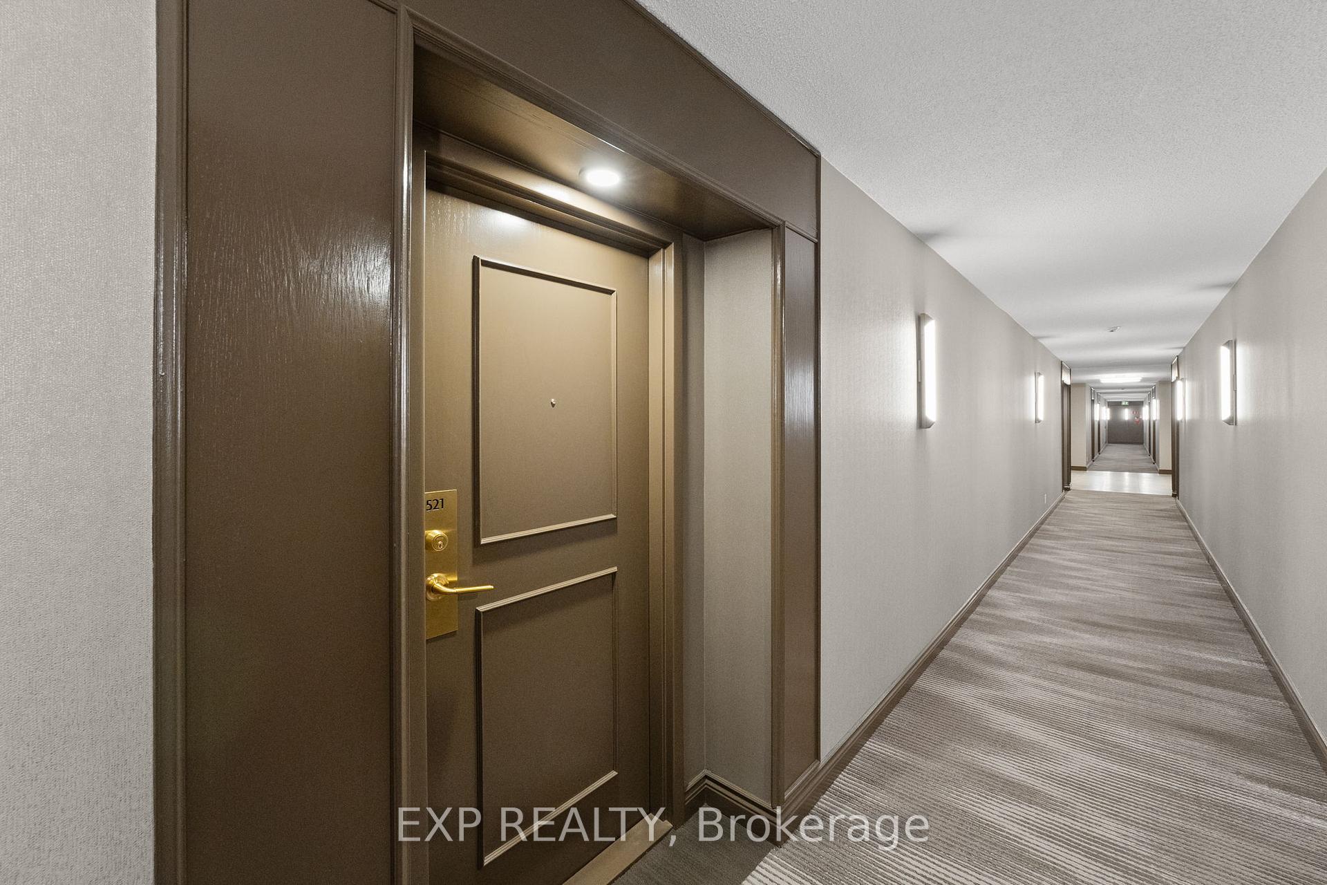 Photo 4 of Unit 521, 32 Clarissa Drive, Richmond Hill, Harding — HOMEH
