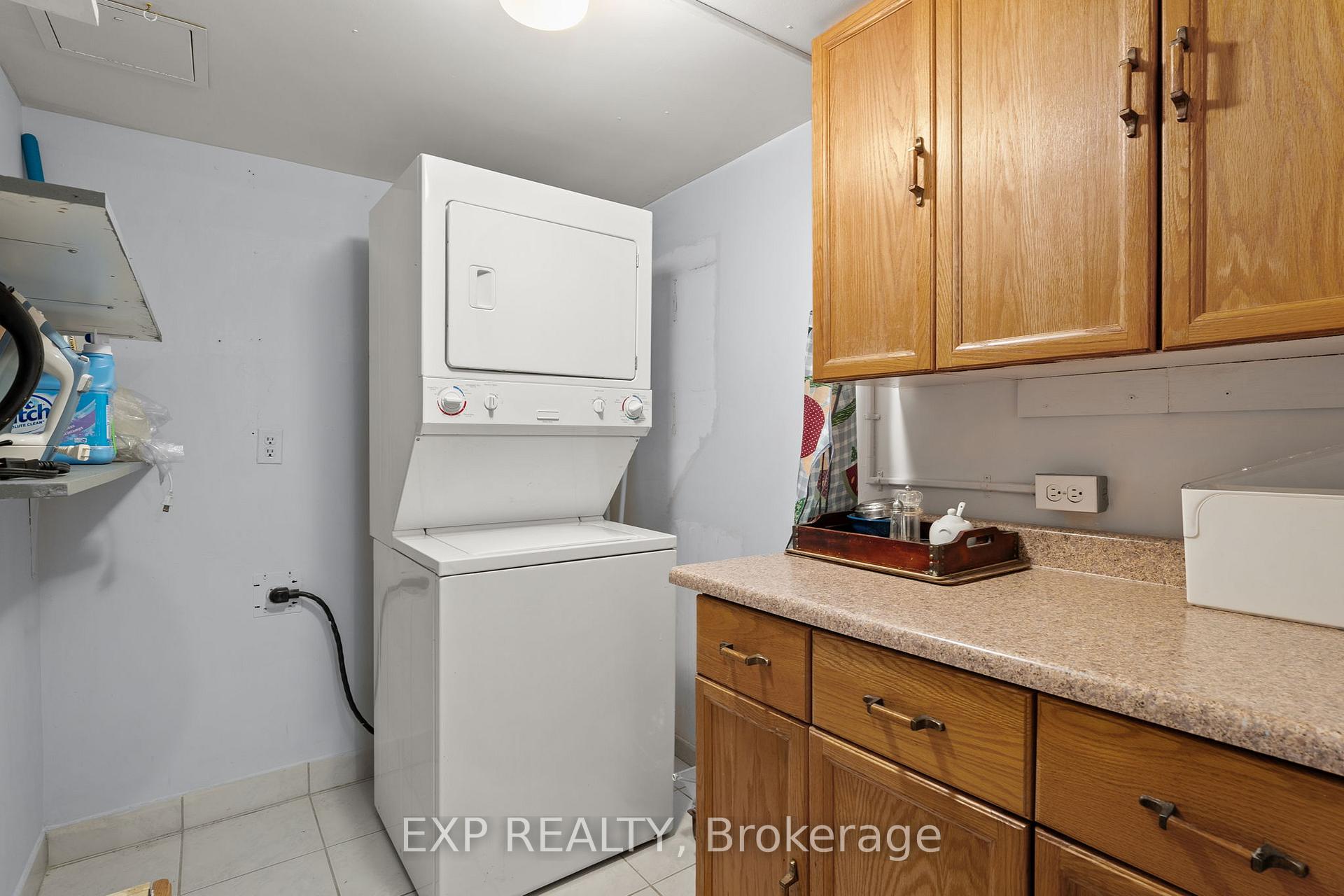 Photo 7 of Unit 521, 32 Clarissa Drive, Richmond Hill, Harding — HOMEH
