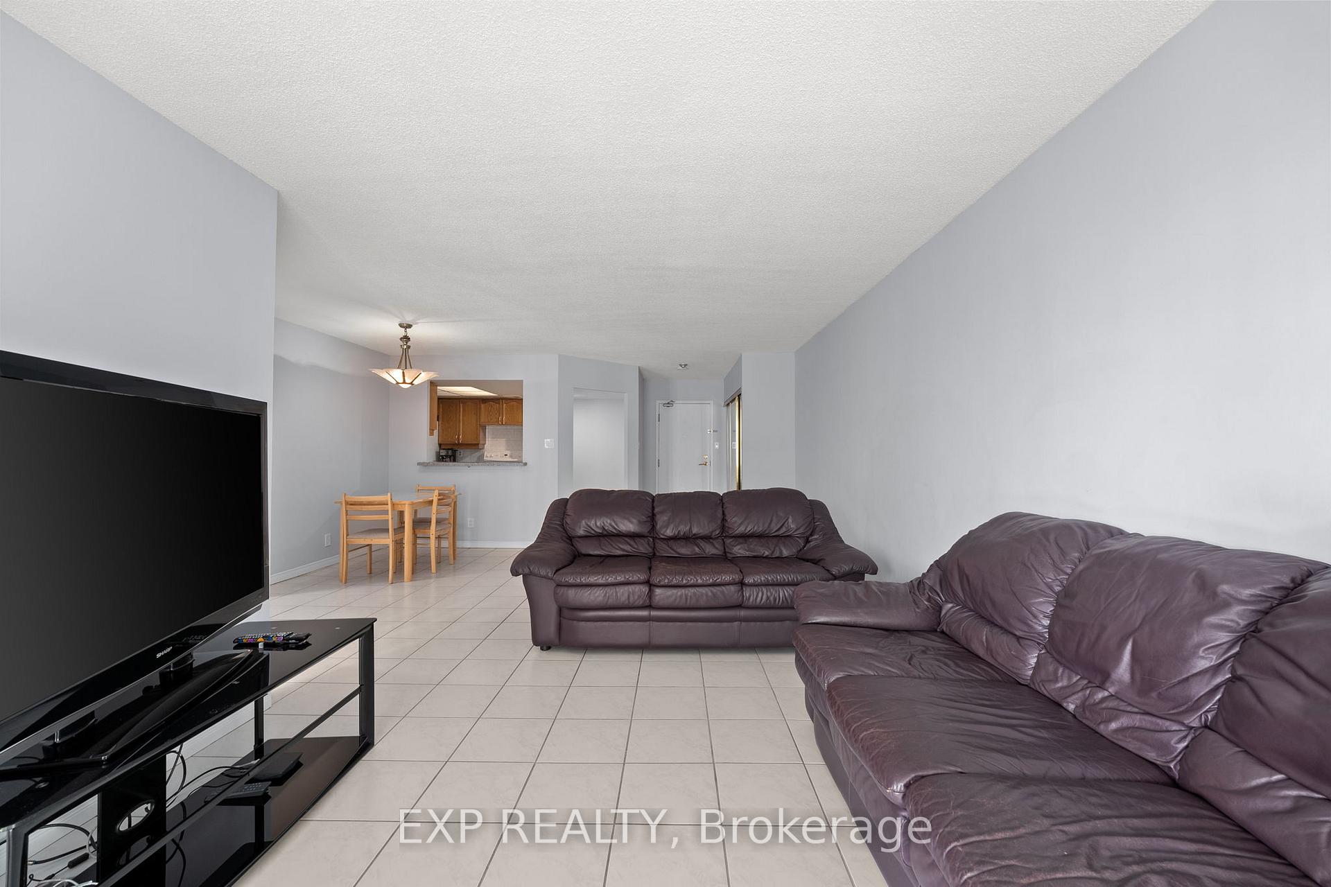 Photo 11 of Unit 521, 32 Clarissa Drive, Richmond Hill, Harding — HOMEH