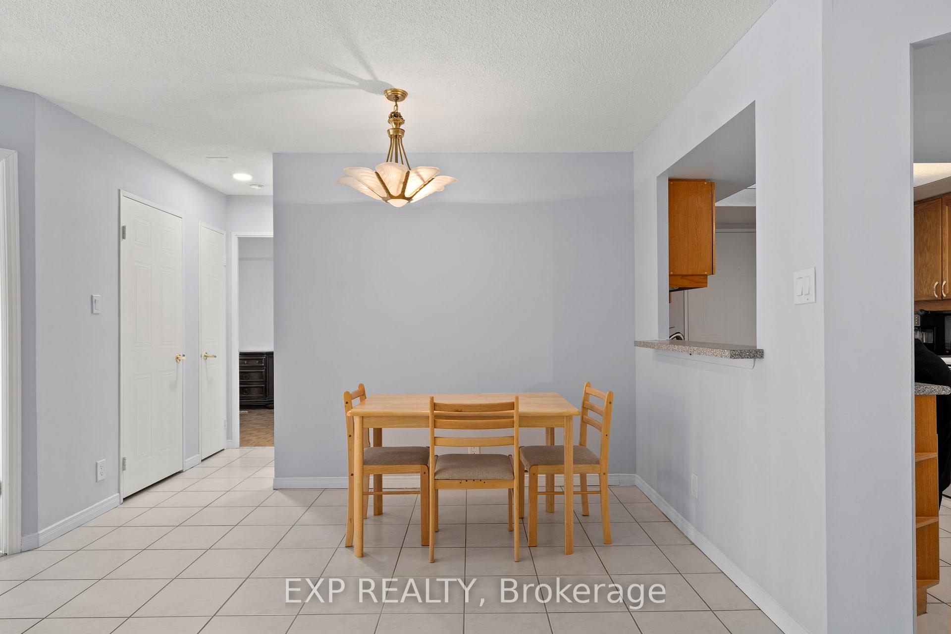 Photo 12 of Unit 521, 32 Clarissa Drive, Richmond Hill, Harding — HOMEH
