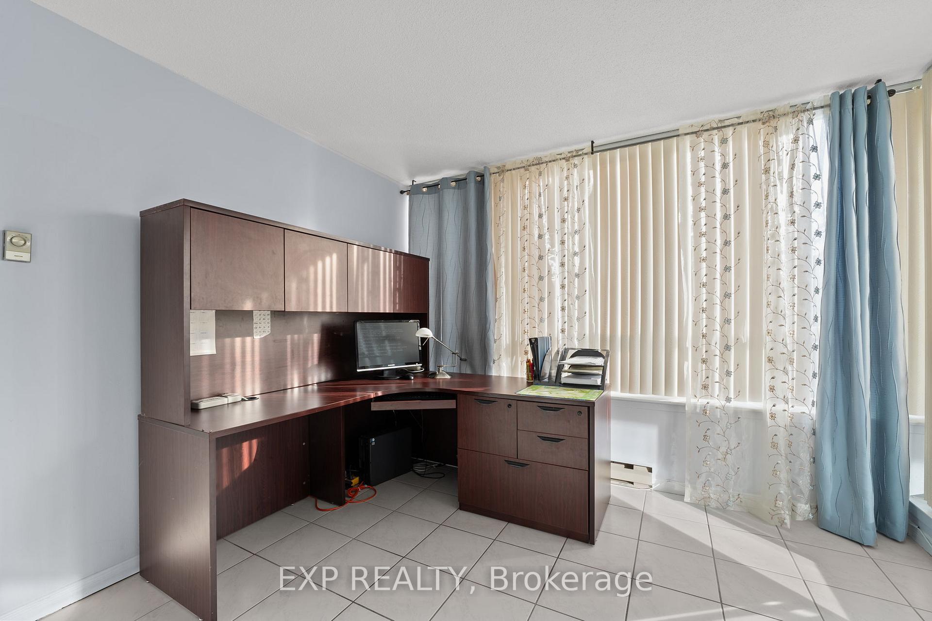 Photo 13 of Unit 521, 32 Clarissa Drive, Richmond Hill, Harding — HOMEH