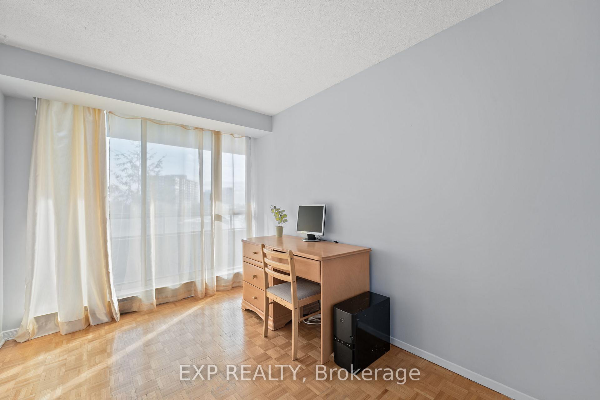 Photo 15 of Unit 521, 32 Clarissa Drive, Richmond Hill, Harding — HOMEH
