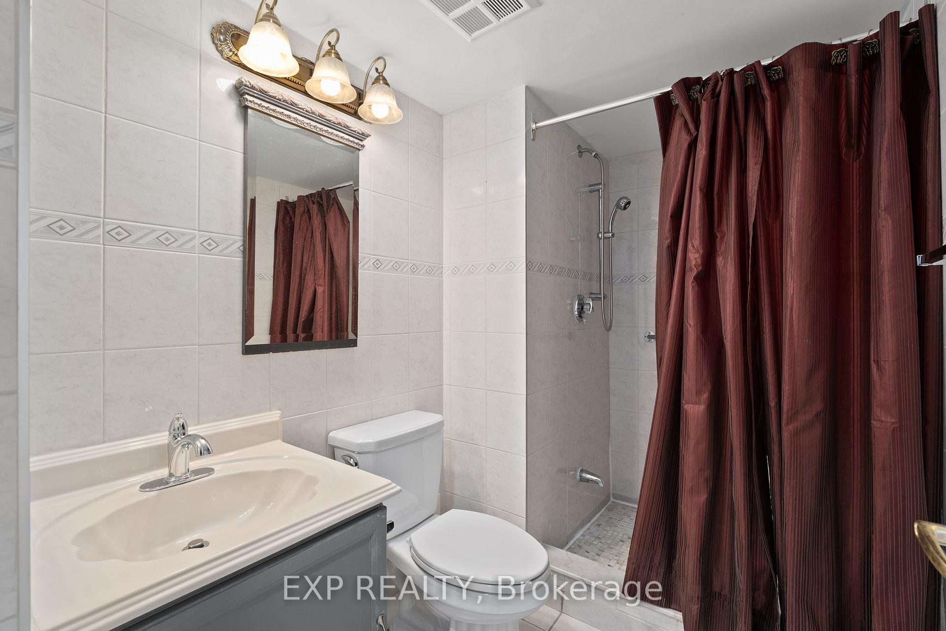 Photo 18 of Unit 521, 32 Clarissa Drive, Richmond Hill, Harding — HOMEH