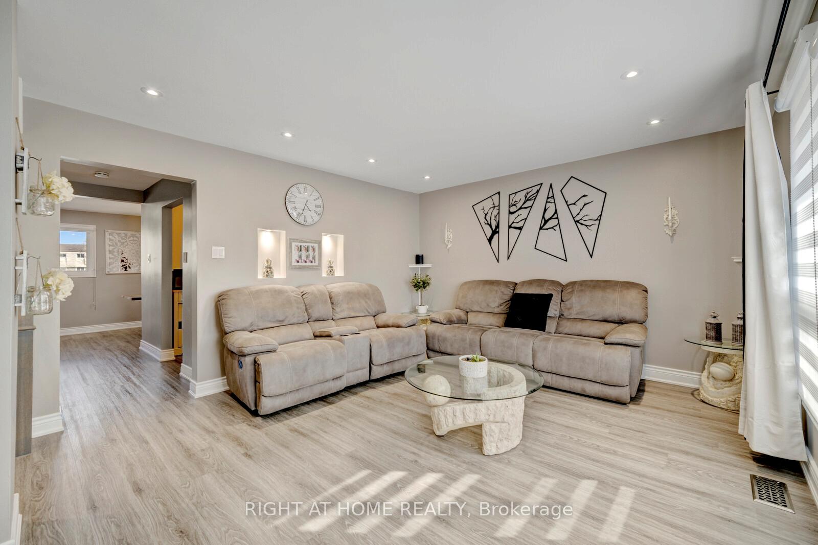 Photo 5 of Unit 3, 985 Limeridge Road E, Hamilton, Berrisfield — HOMEH