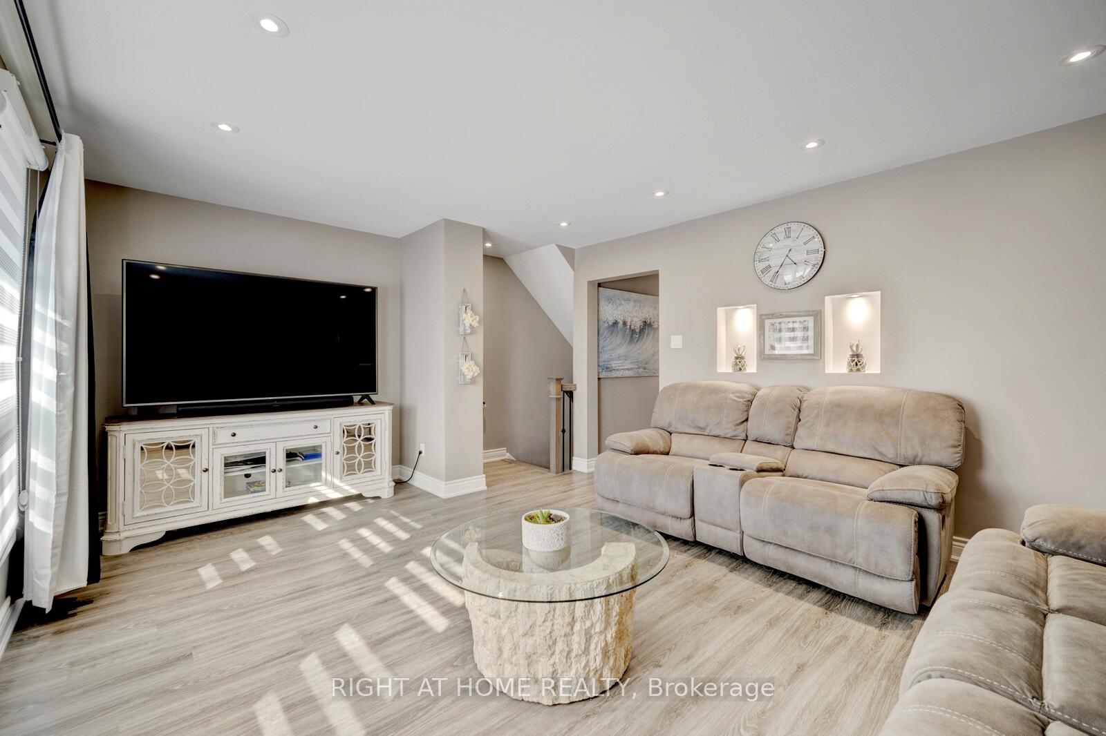 Photo 6 of Unit 3, 985 Limeridge Road E, Hamilton, Berrisfield — HOMEH