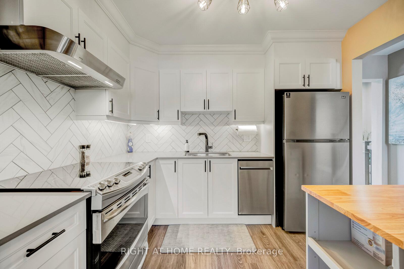 Photo 9 of Unit 3, 985 Limeridge Road E, Hamilton, Berrisfield — HOMEH