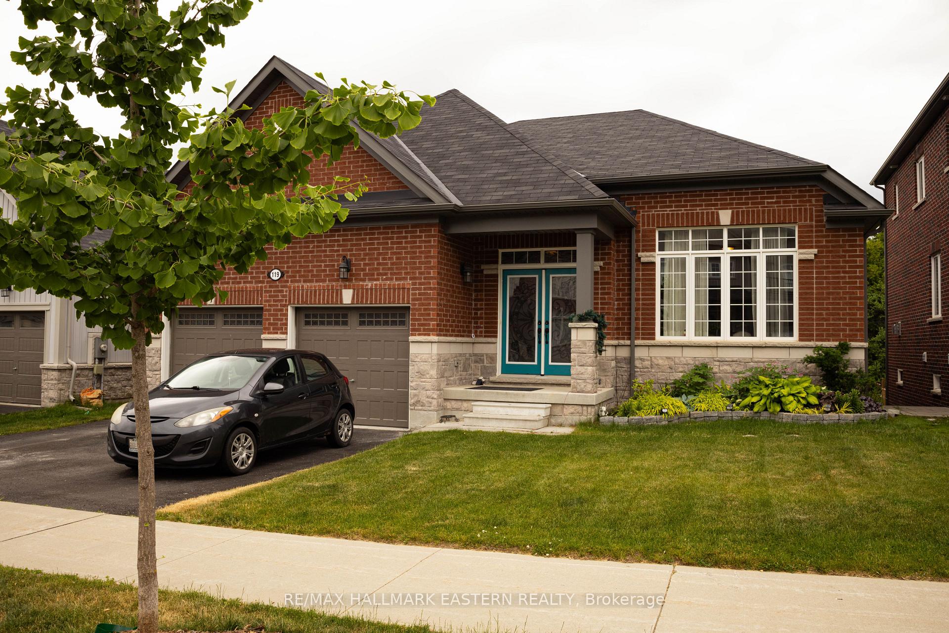 Front of Unit Main Floor, 119 Highlands Boulevard