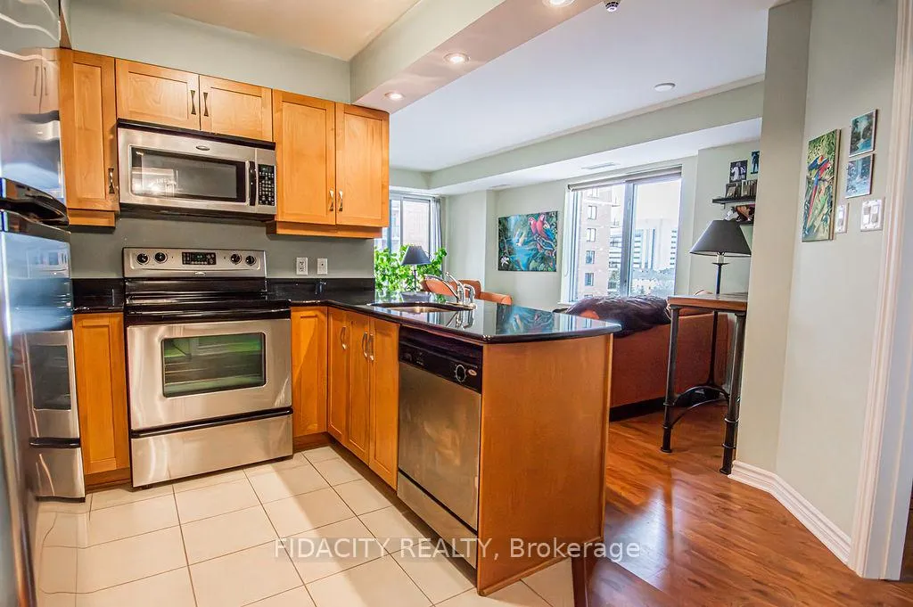 Photo 3 of Unit 601, 314 Central Park Drive, Ottawa, Central Park — HOMEH