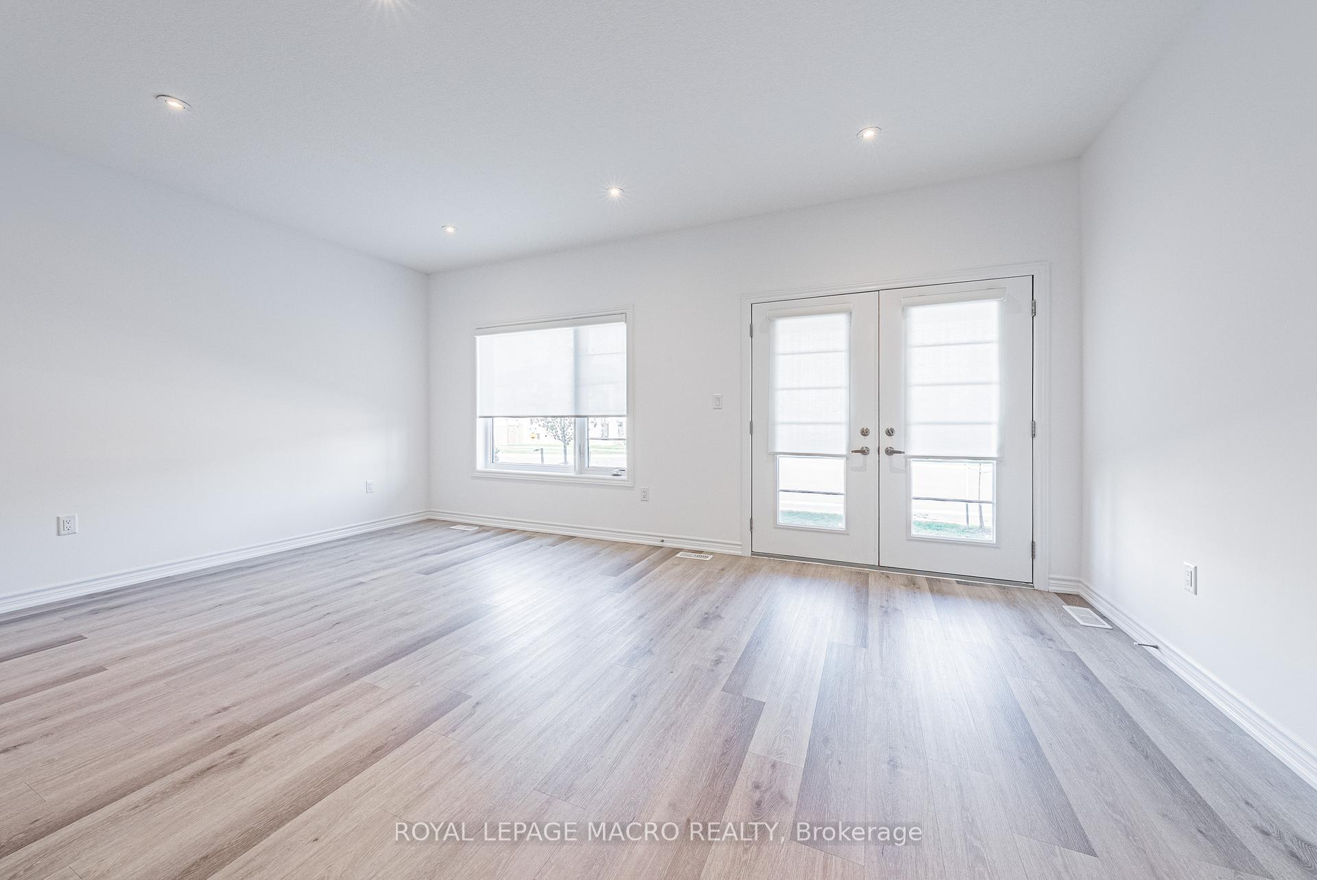 Photo 14 of Unit 5, 461 Blackburn Drive, Brantford — HOMEH