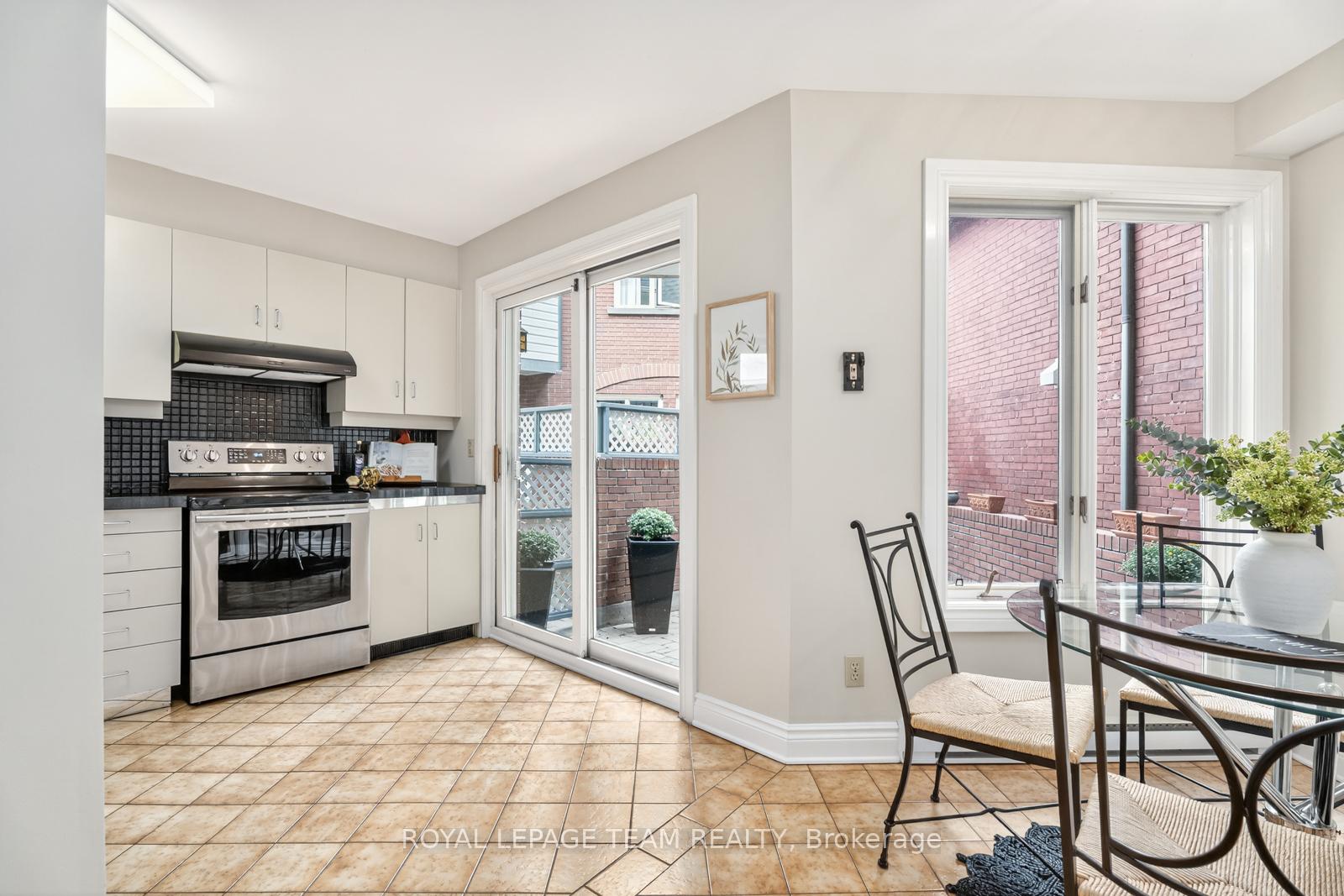 Photo 14 of Unit 9, 292 Laurier Avenue, Ottawa, Sandy Hill — HOMEH