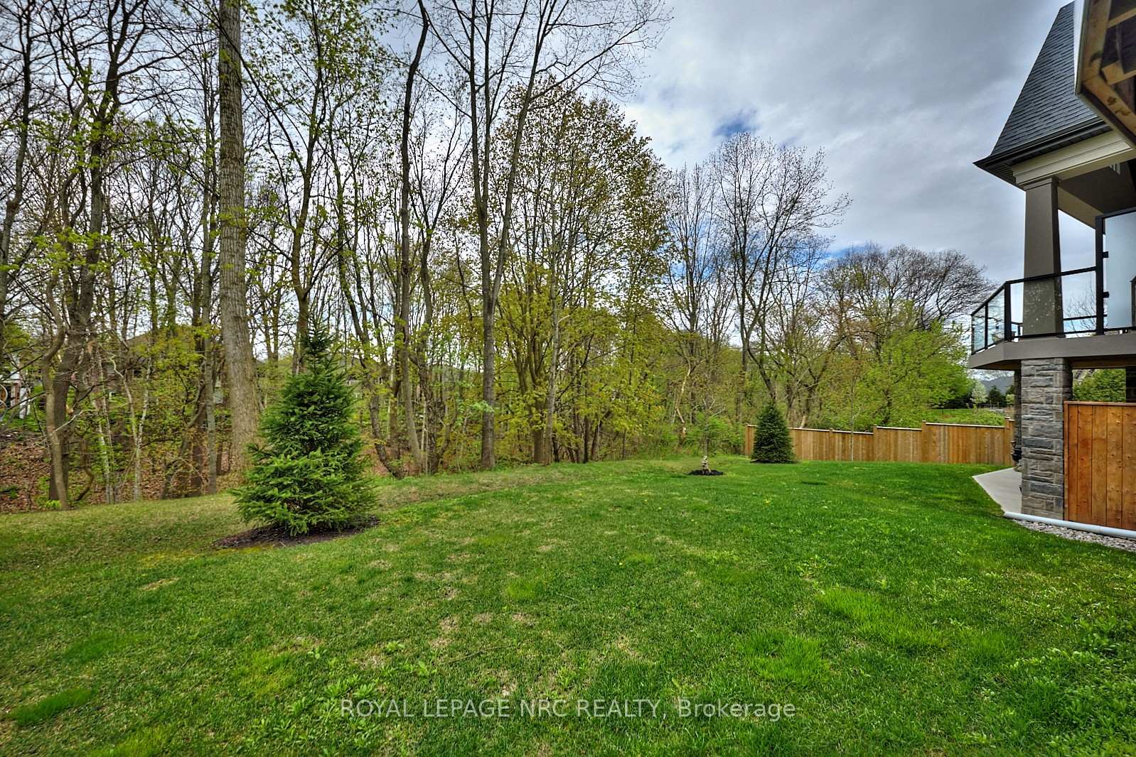 Photo 3 of Unit 12, 190 Canboro Road, Pelham, Fonthill — HOMEH