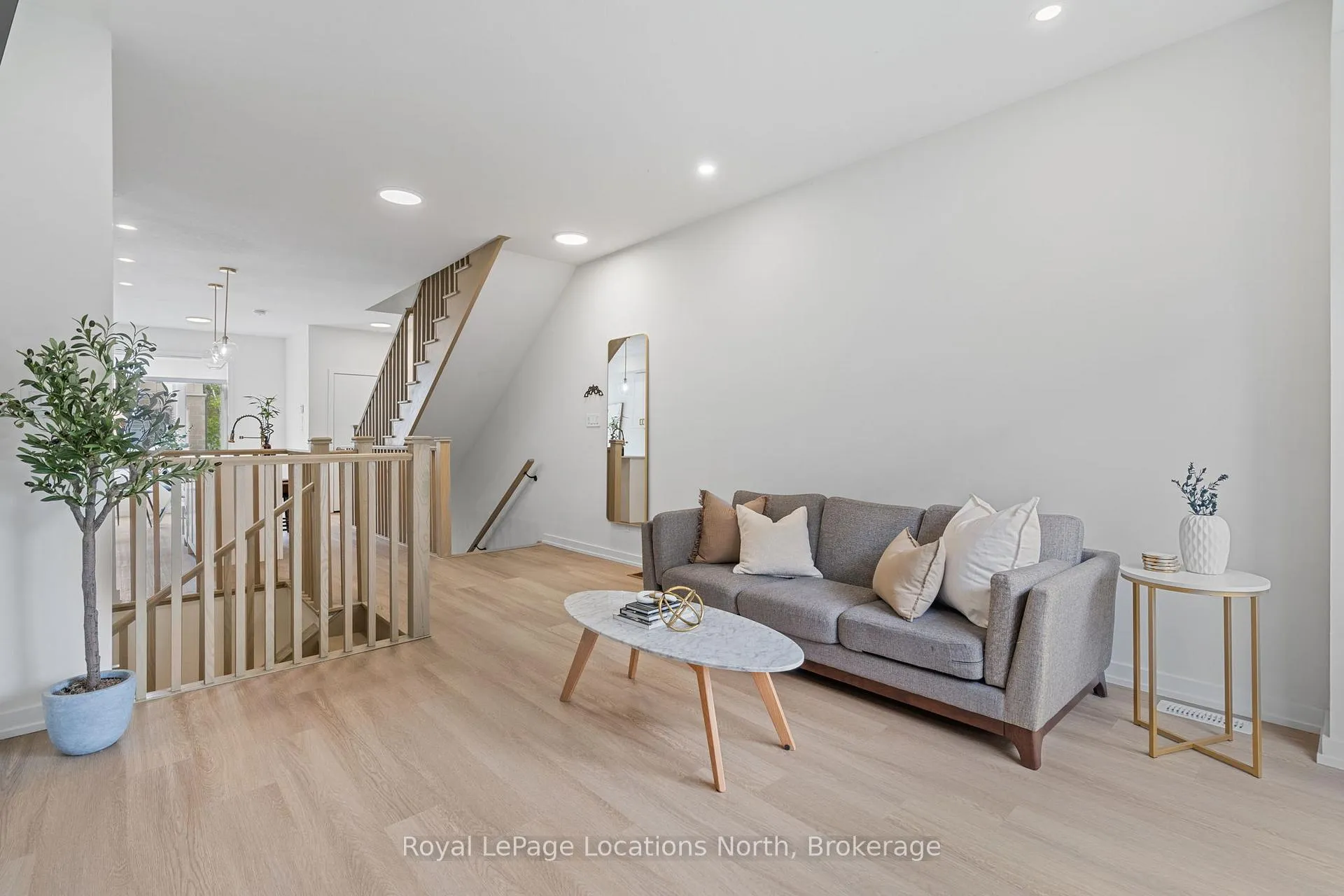Photo 9 of 81 Winters Crescent, Collingwood — HOMEH
