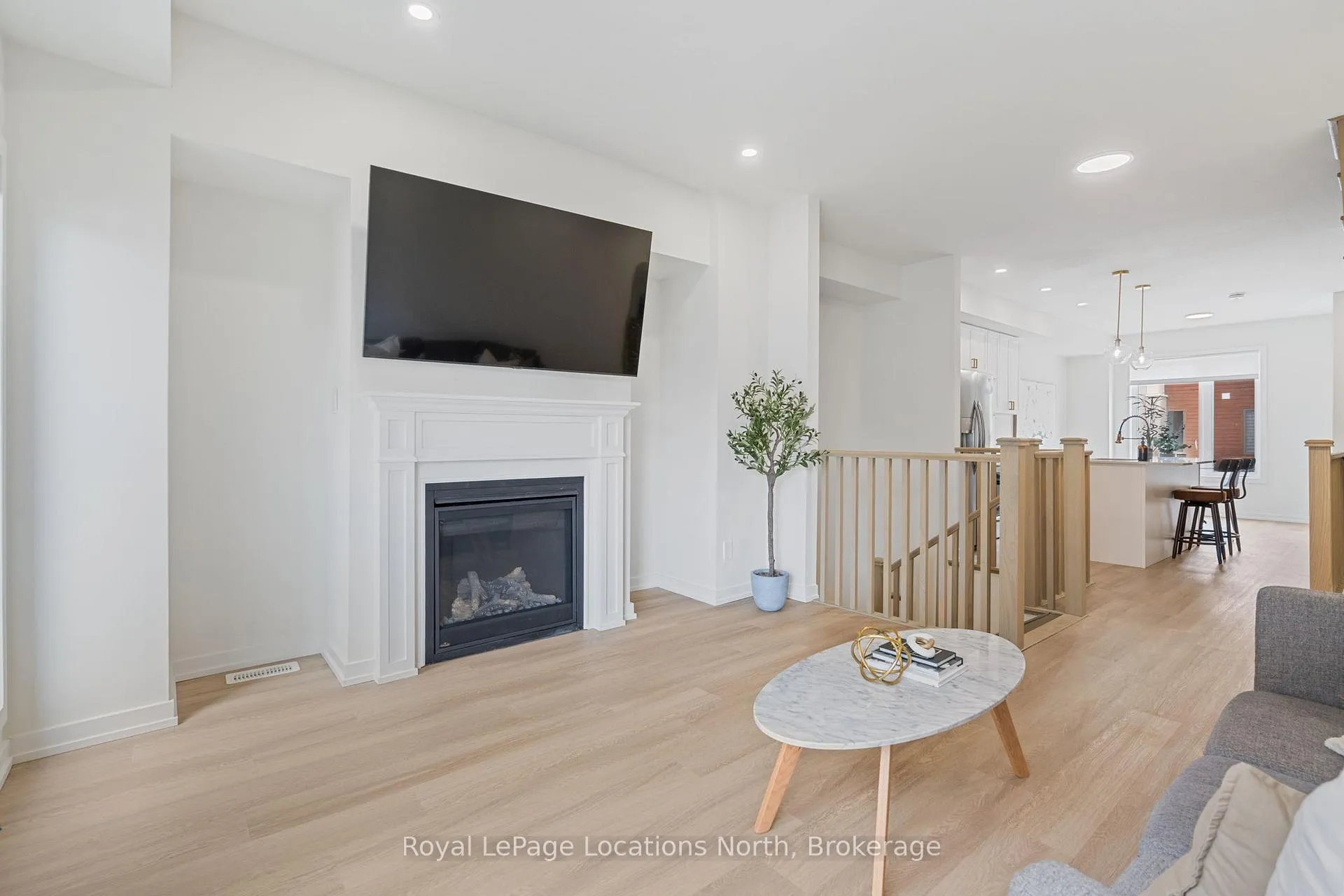 Photo 10 of 81 Winters Crescent, Collingwood — HOMEH