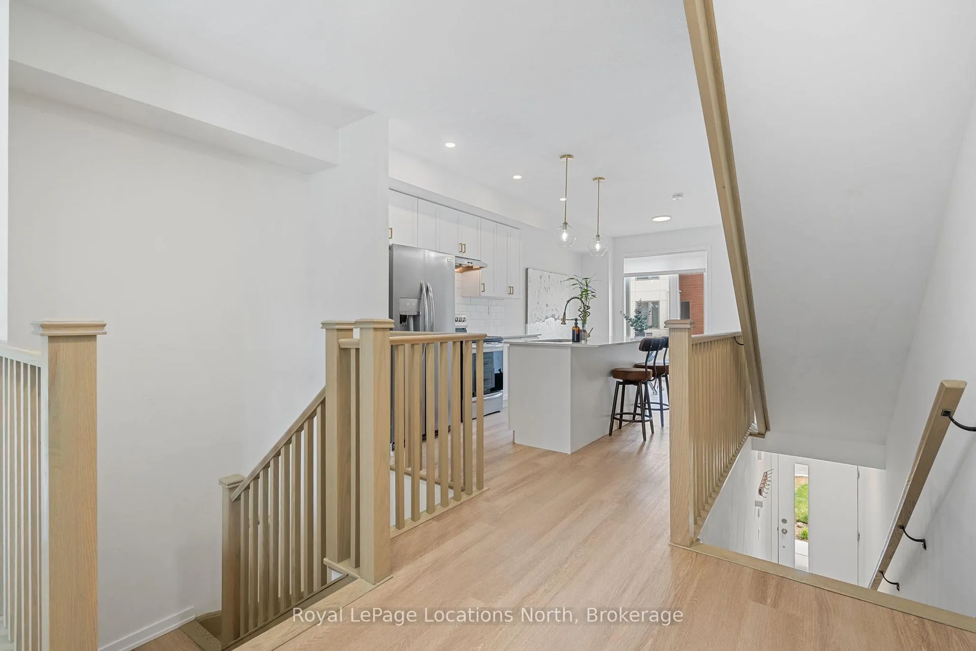 Photo 11 of 81 Winters Crescent, Collingwood — HOMEH