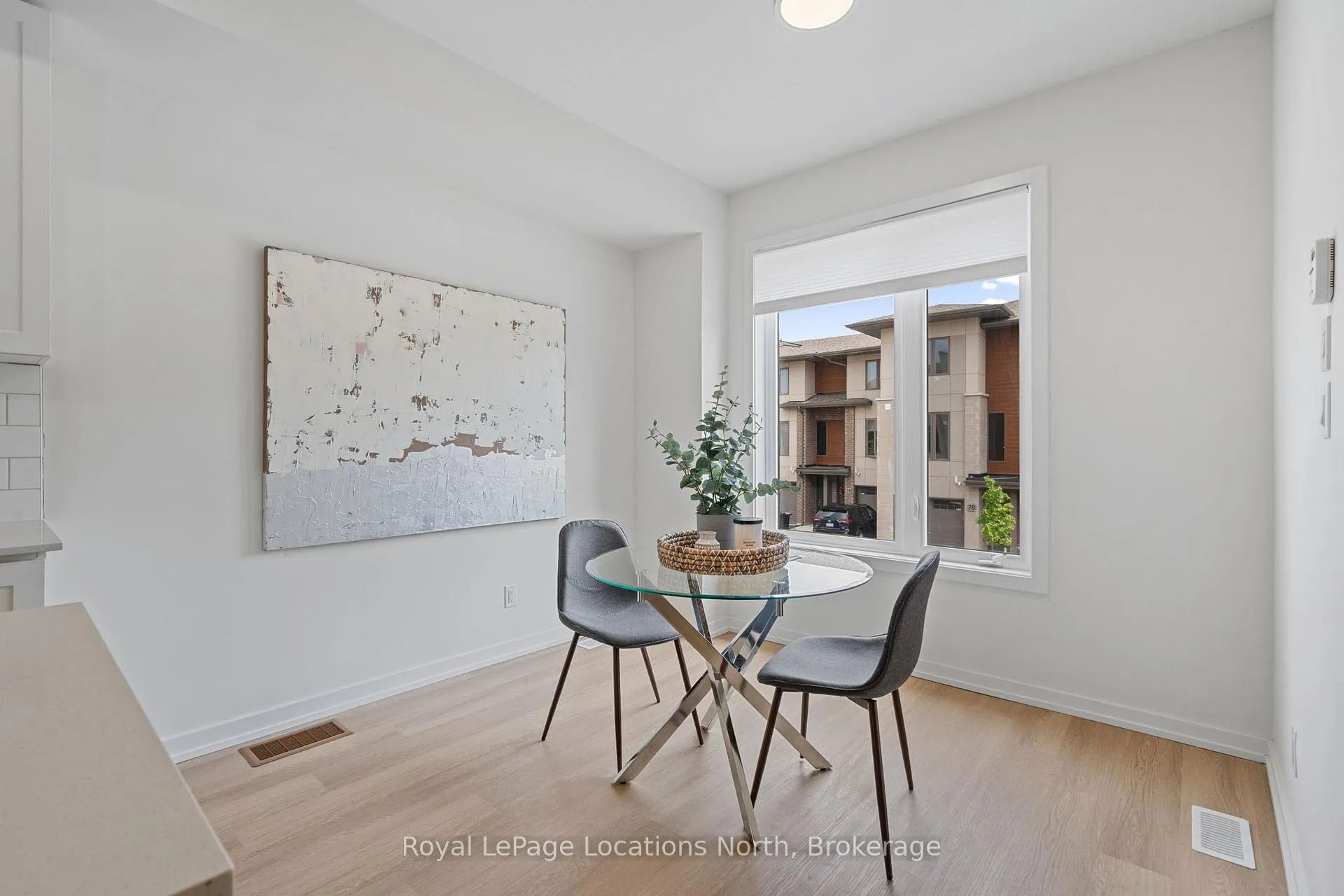 Photo 13 of 81 Winters Crescent, Collingwood — HOMEH