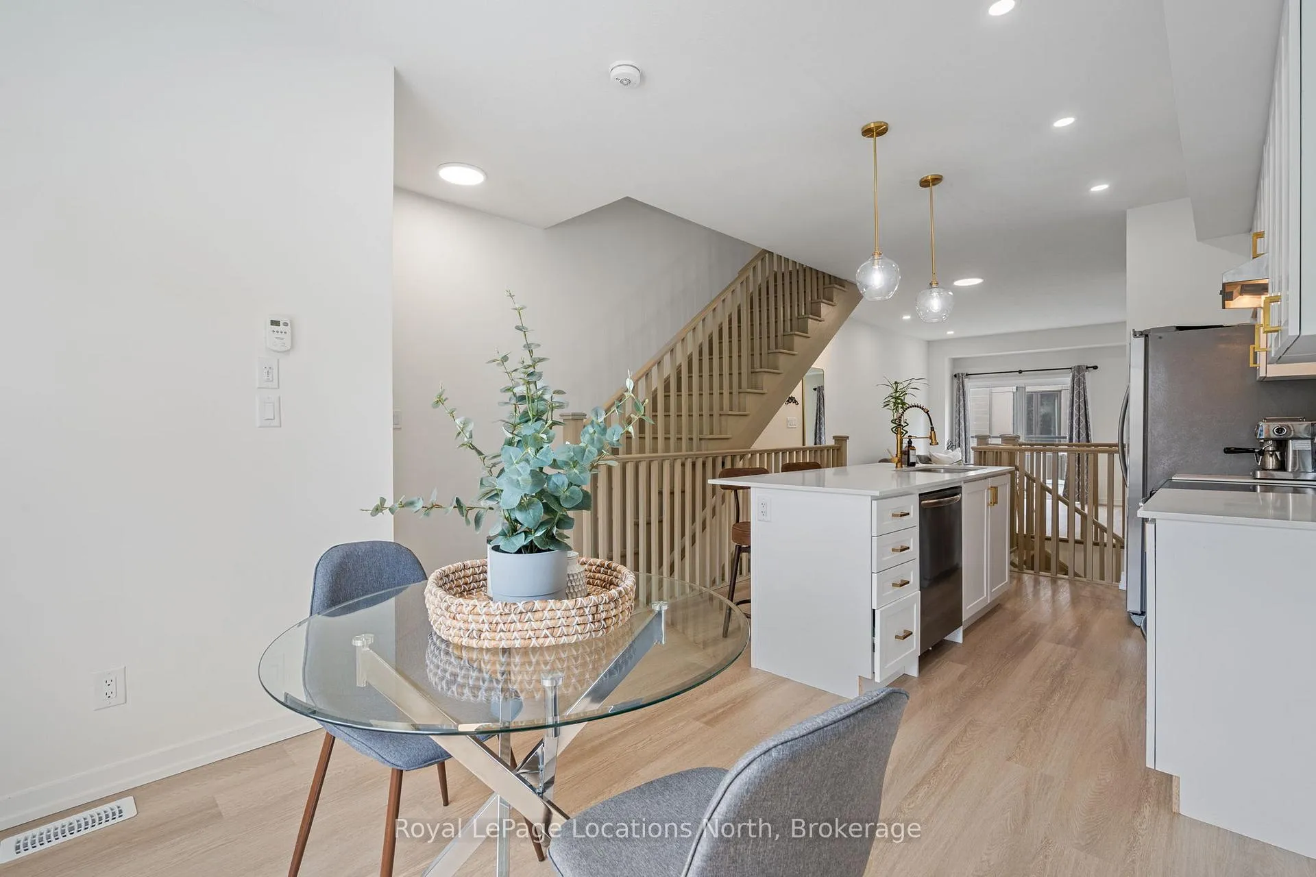Photo 14 of 81 Winters Crescent, Collingwood — HOMEH