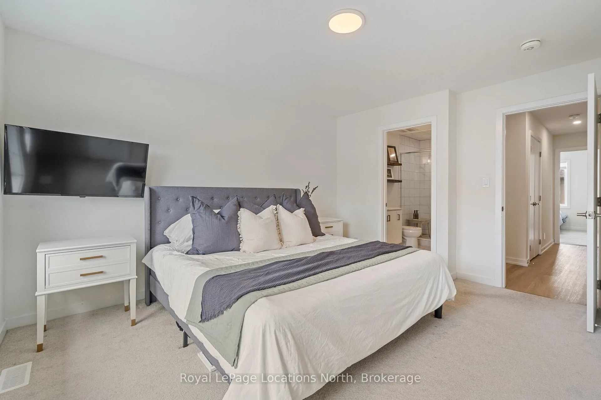 Photo 19 of 81 Winters Crescent, Collingwood — HOMEH