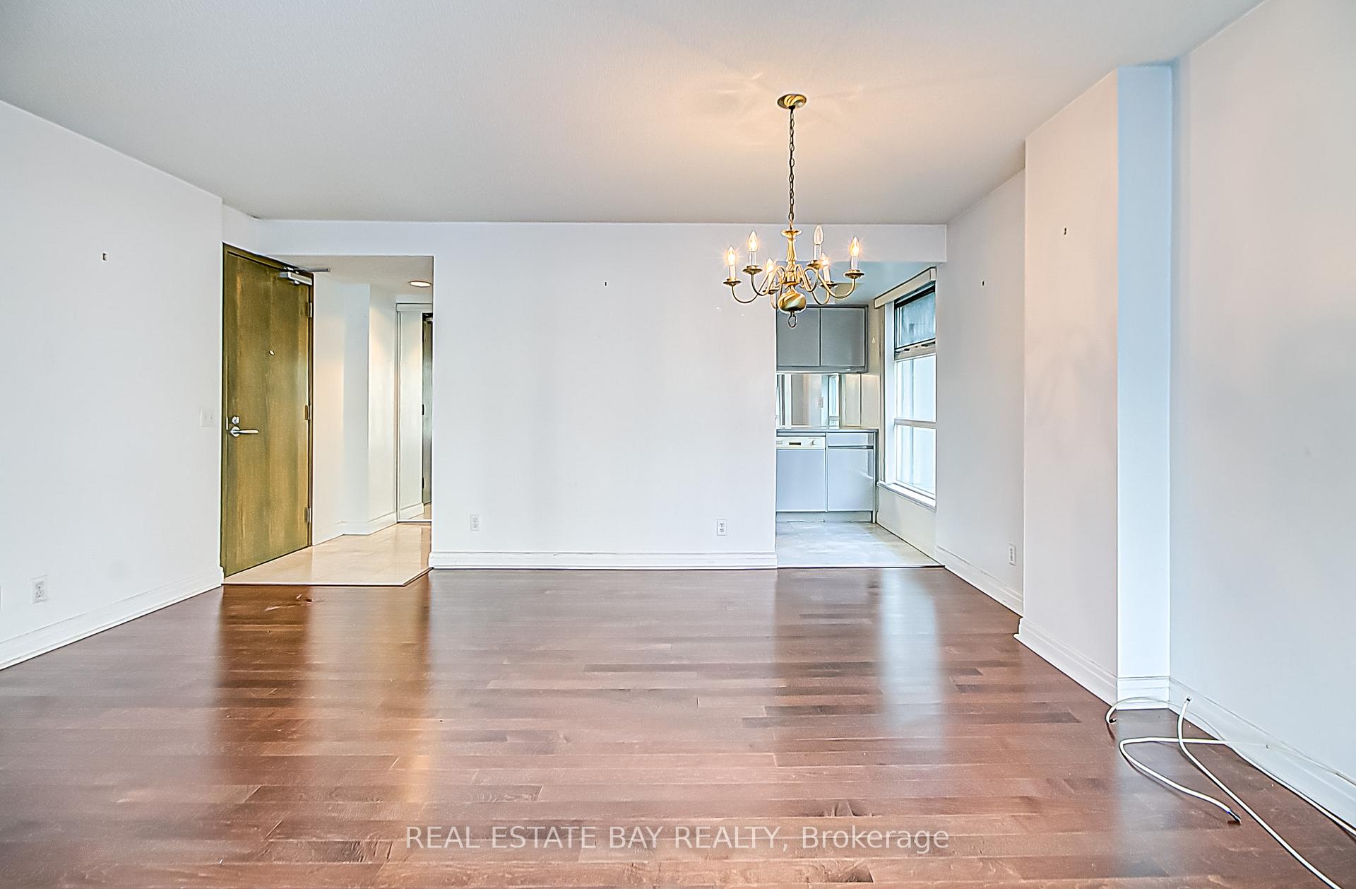 Photo 2 of Unit 1005, 50 Lombard Street, Toronto, Church-Yonge Corridor — HOMEH