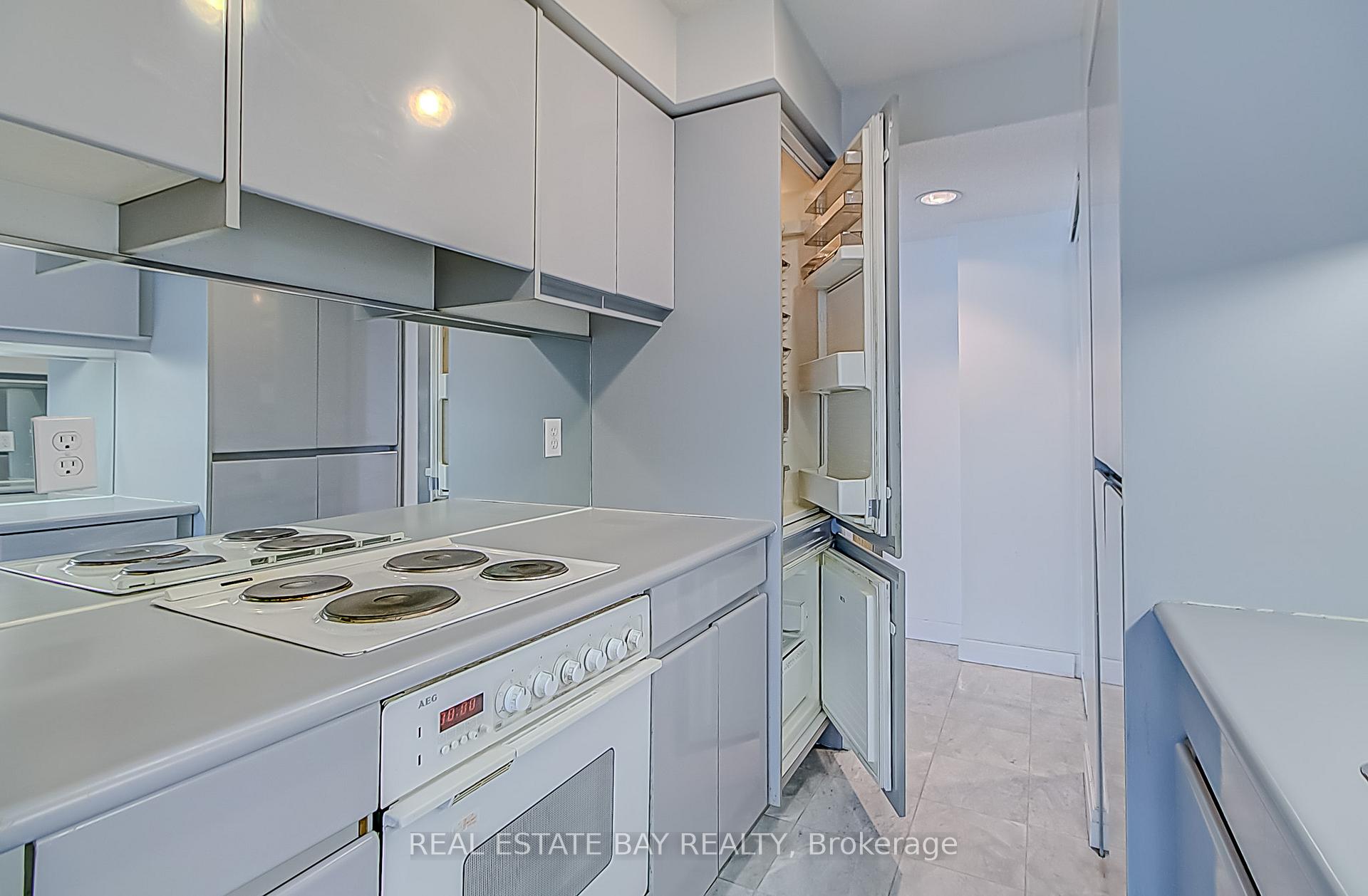 Photo 13 of Unit 1005, 50 Lombard Street, Toronto, Church-Yonge Corridor — HOMEH