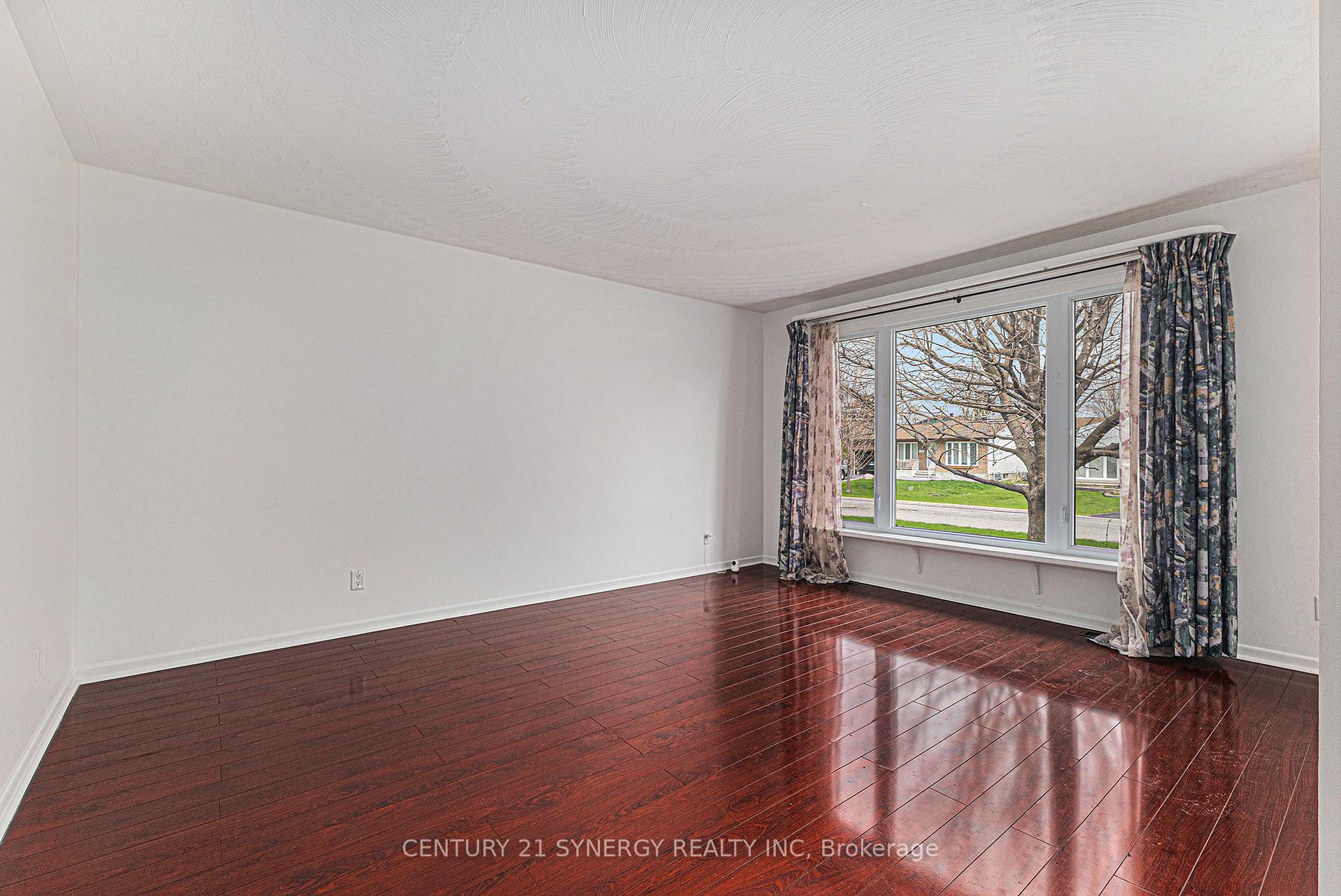 Photo 6 of 1392 Aurele Street, Ottawa, Pineview — HOMEH