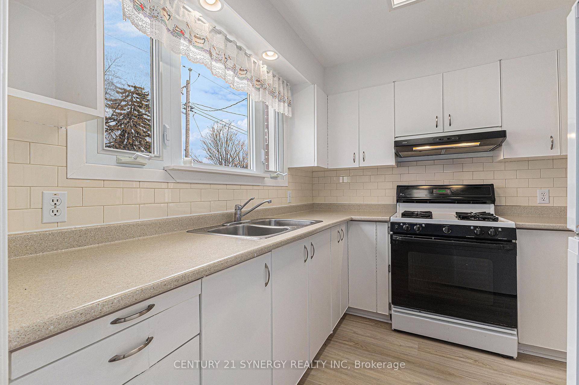 Photo 10 of 1392 Aurele Street, Ottawa, Pineview — HOMEH