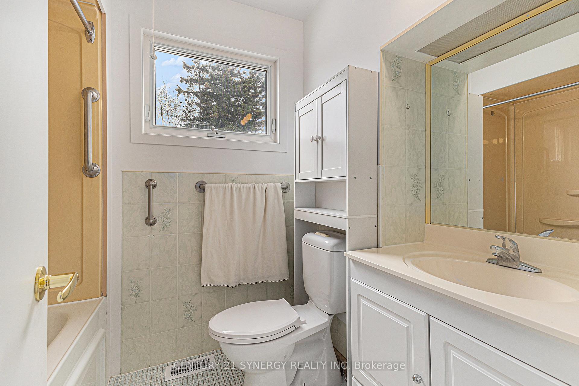 Photo 13 of 1392 Aurele Street, Ottawa, Pineview — HOMEH